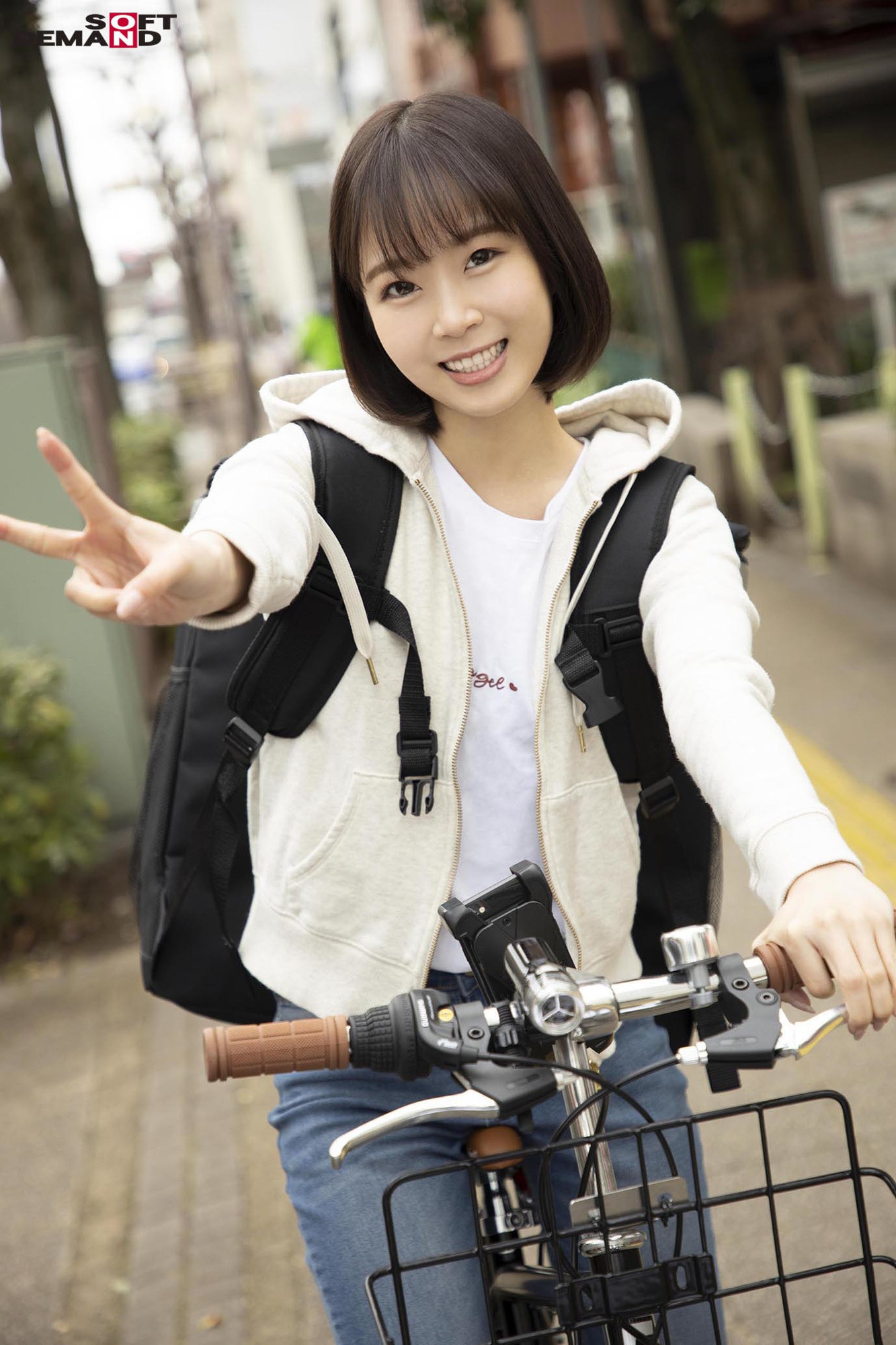 アクメ自転車×ミラー号 プリ尻宅配女子限定!新型アクメチャリで漕げば漕ぐほどサドルについた極太ディルドが激ピストン!アナルをヒクつかせ公衆の面前でイキまくる大量潮吹き絶頂アクメ 画像1
