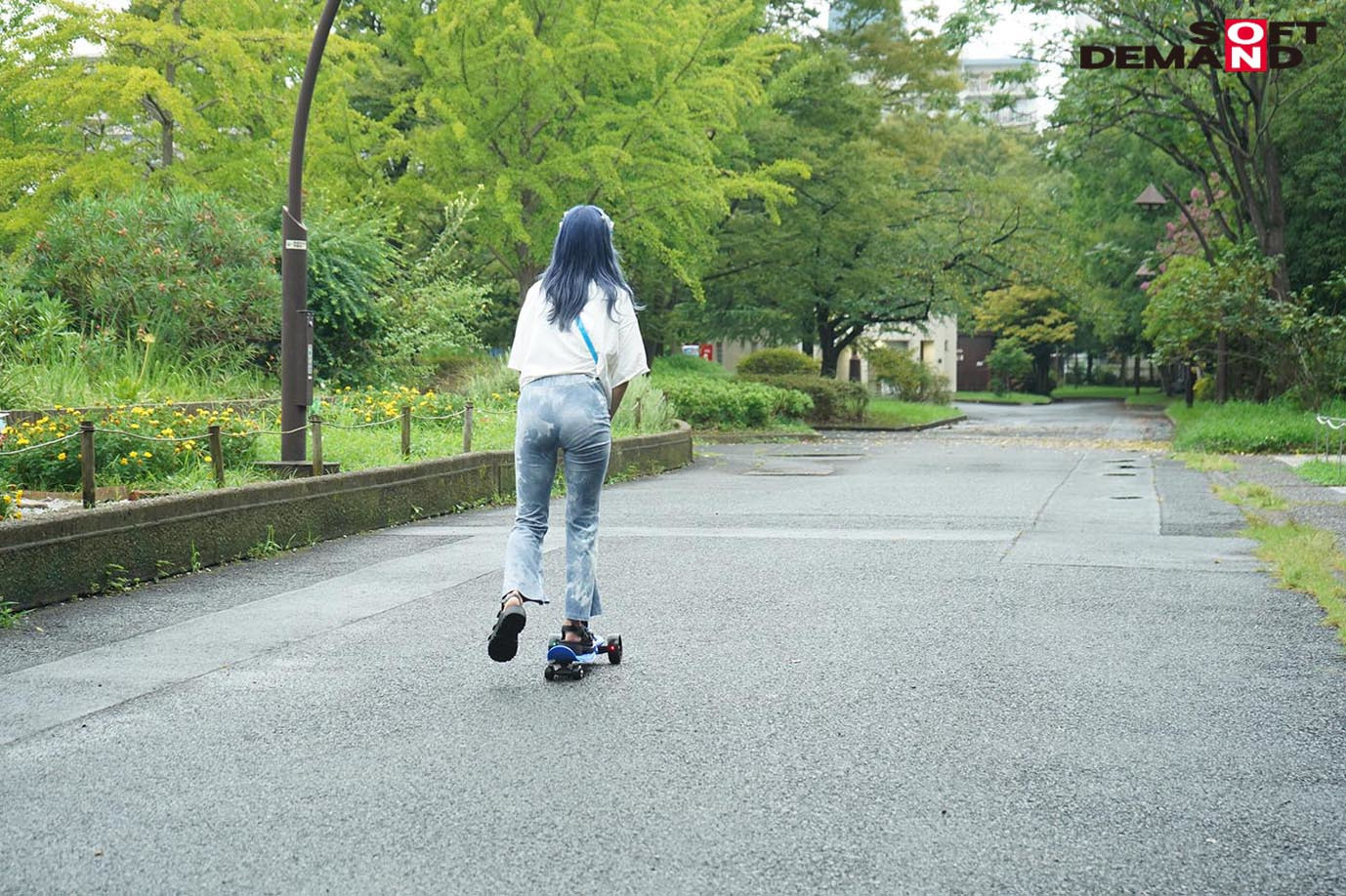 ウブで真面目な青髪ガールを拘束→徹底開発。初イキ→激イキドキュメント。 志田カンナ 画像4