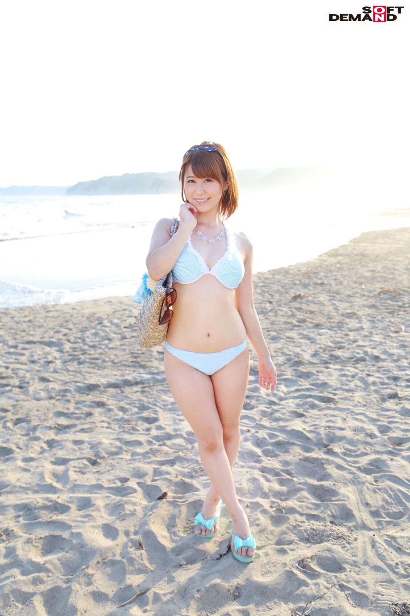 「カップル限定」マジックミラー号の中で、自慢の彼女を「寝取って」真正中出し!ハルカ(21歳)大学生 画像4
