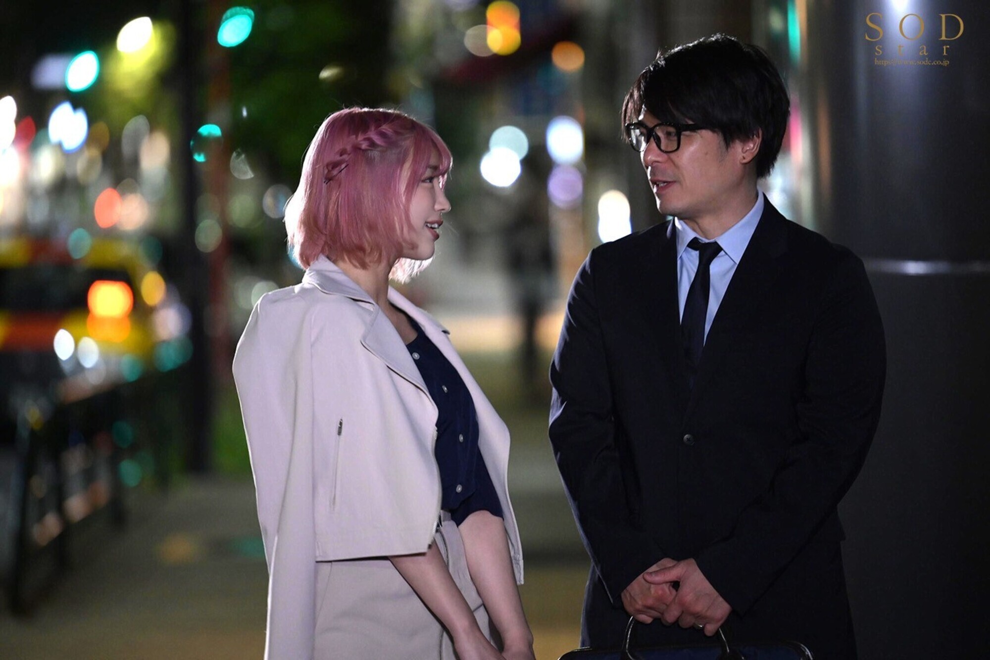 「元教子とベロキス沼にハマってしまいました。」5年ぶりに再会した唯井は、見違えるほどキレイになっていたので、性欲に負けて唾液絡み合い濃密接吻不倫をしてしまった僕は最低の現役教師です。 唯井まひろ 画像11