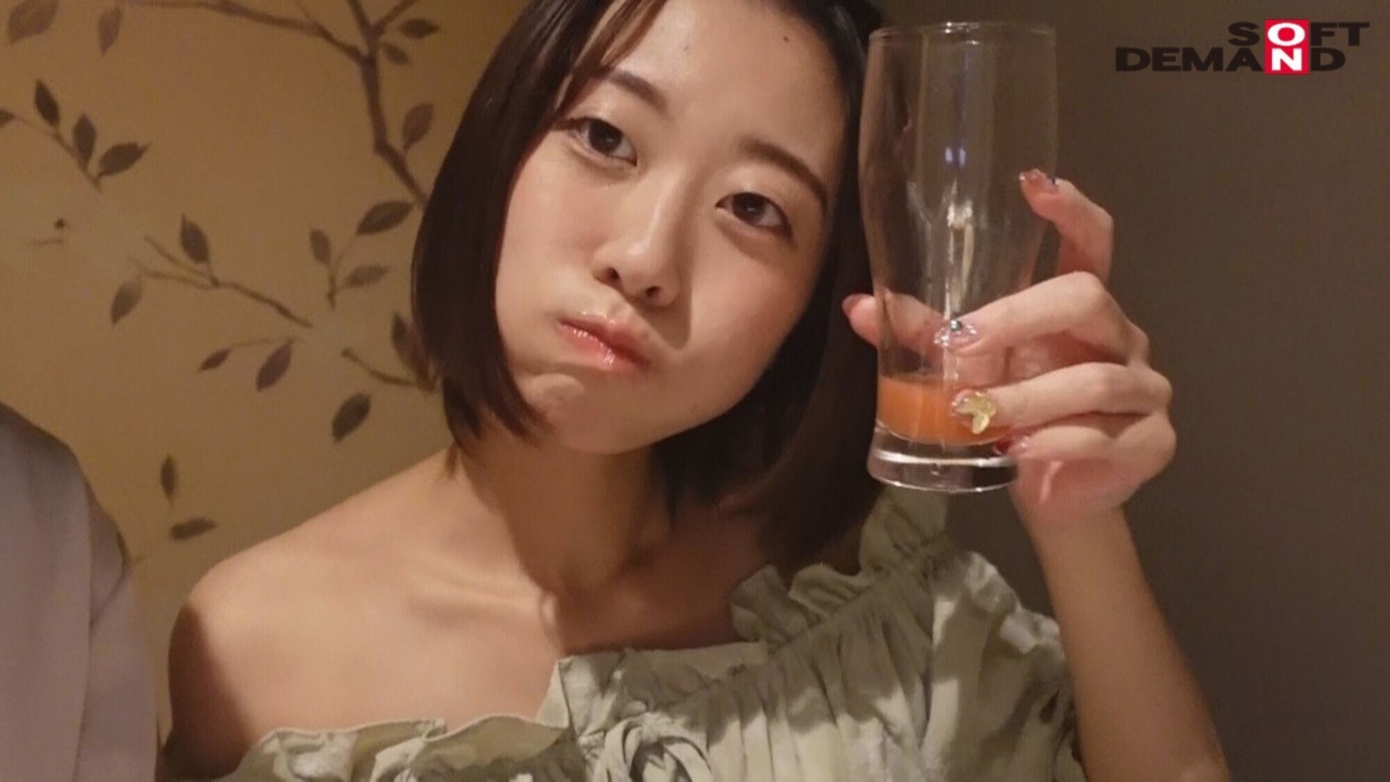 おてんばな #ひざこぞう擦り剥け娘 を定点でハメ撮りで激ピス3Pで丸ハダカにさせて 潮をビシャビシャ吹きながら大声でイキまくらせた! 奈築りお(20) 画像8