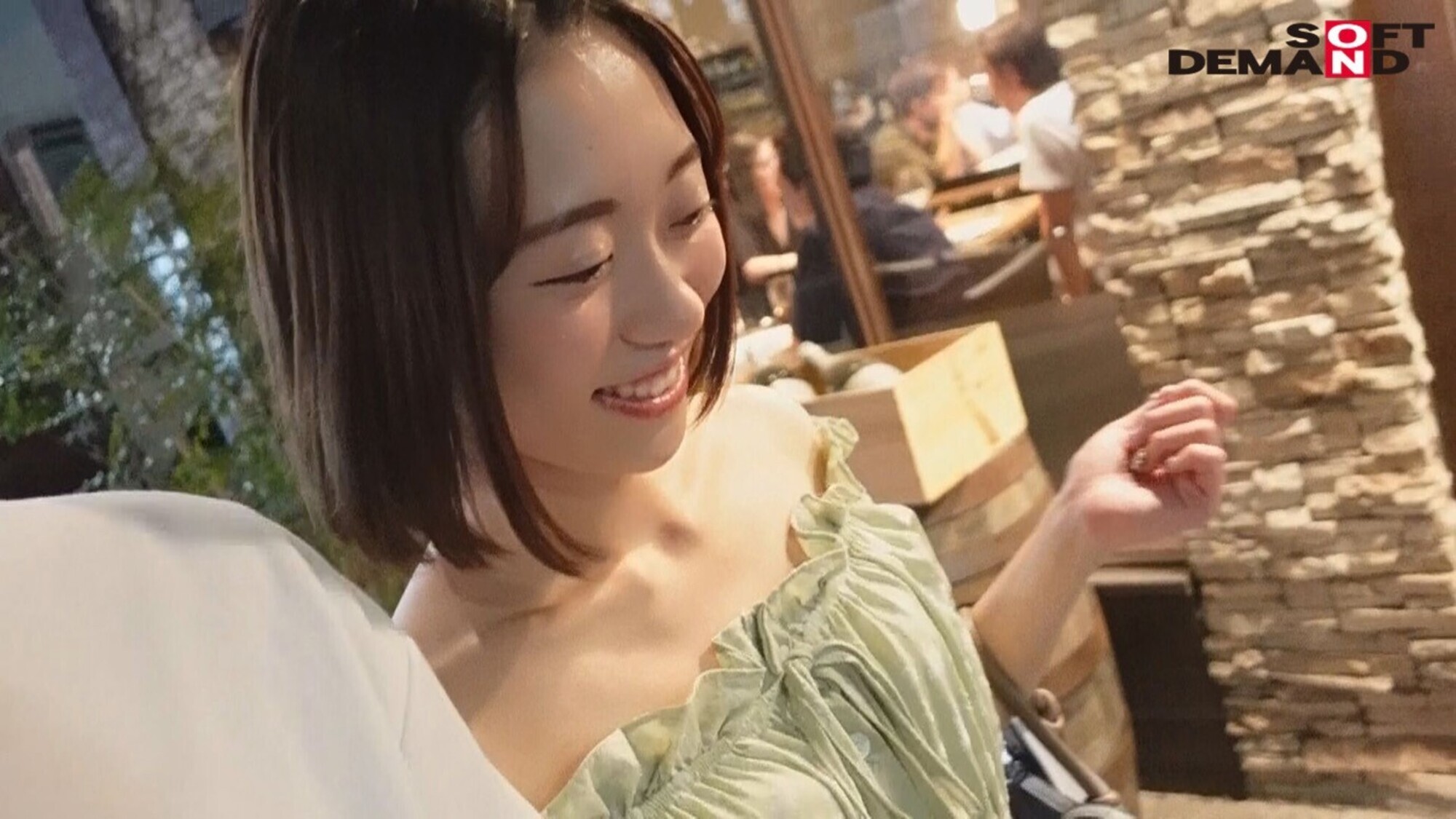 おてんばな #ひざこぞう擦り剥け娘 を定点でハメ撮りで激ピス3Pで丸ハダカにさせて 潮をビシャビシャ吹きながら大声でイキまくらせた! 奈築りお(20) 画像9