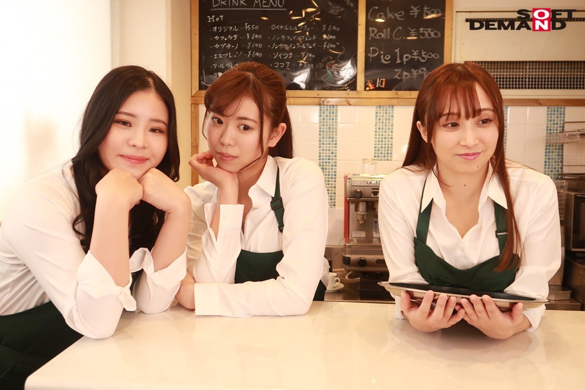 「店長は俺なのに・・・」新しく入ったヤリチンバイト男にカフェで自慢の美人店員が3人とも口説き落とされていた話 画像19