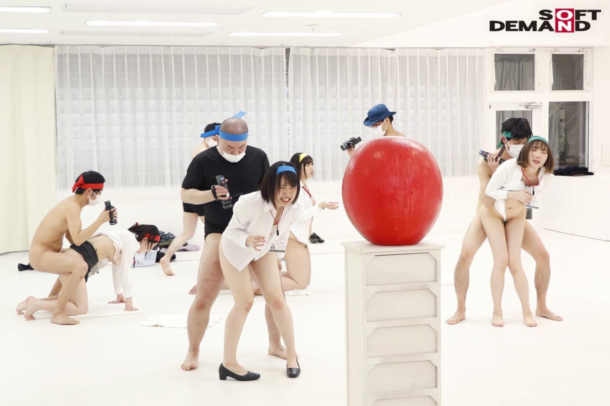 SOD女子社員 絶頂失神ゲーム!バイブ串刺し“だるまさんが転んだ” 若手巨乳女子社員たちが体当たり検証!ユーザー様のハレンチ妨害をガマンできるのか? 画像1
