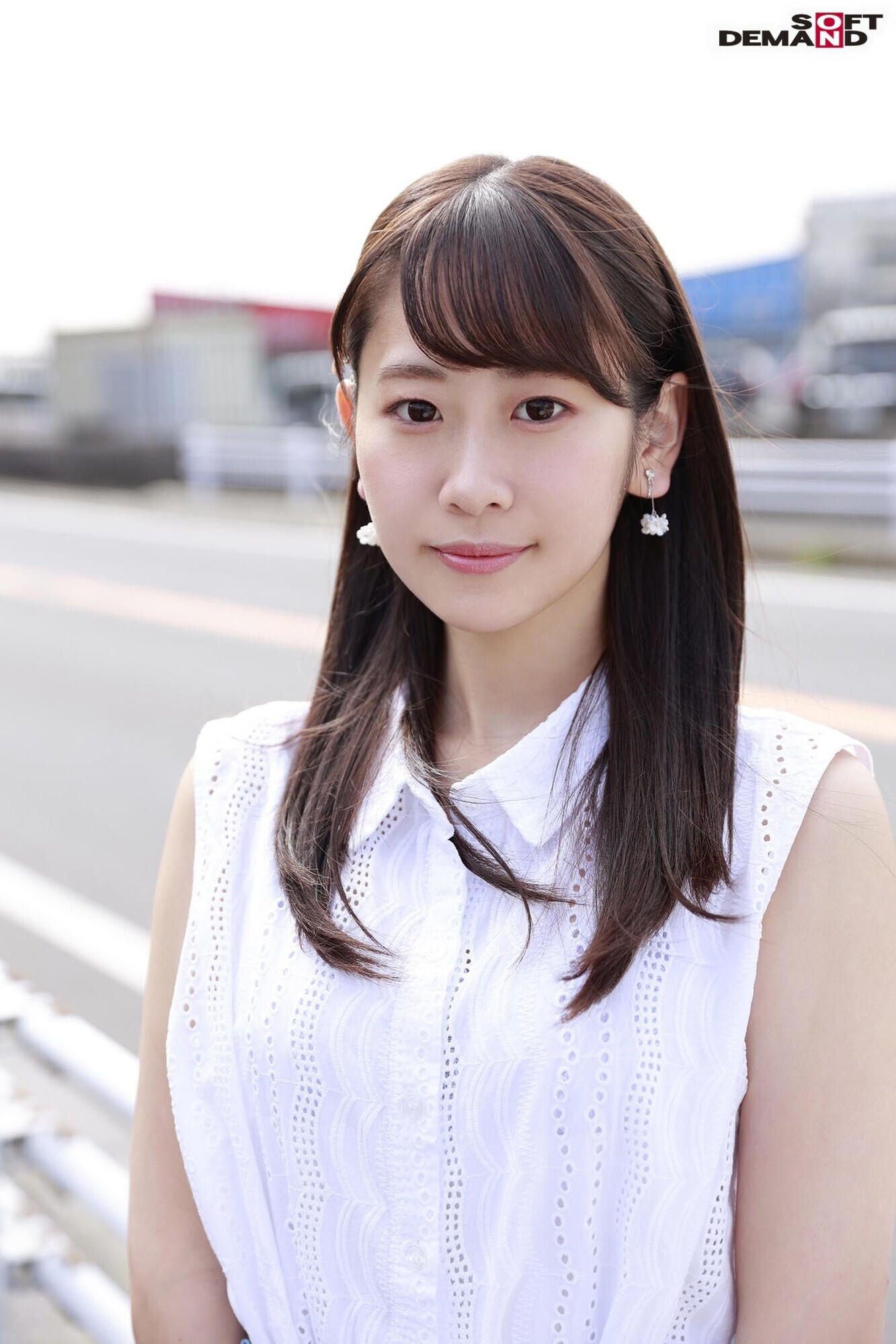 マジックミラー号 都内有数のお嬢様大学に通う高学歴女子大生に 100の淫語を言わせたら、純白のパンツに染みをつくってしまうのか検証!! ・・・結果、自らち〇ぽを求めてしまうほどに発情、前戯不要な濡れ濡れま〇こに生挿入!? 画像2
