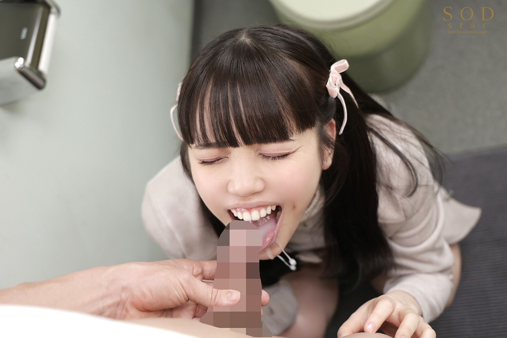 いつでもフェラしたい!絶倫彼氏とバレたらヤバい所でフェラチオ個撮しまくりの年下チンしゃぶビッチ彼女 工藤ゆら 画像9