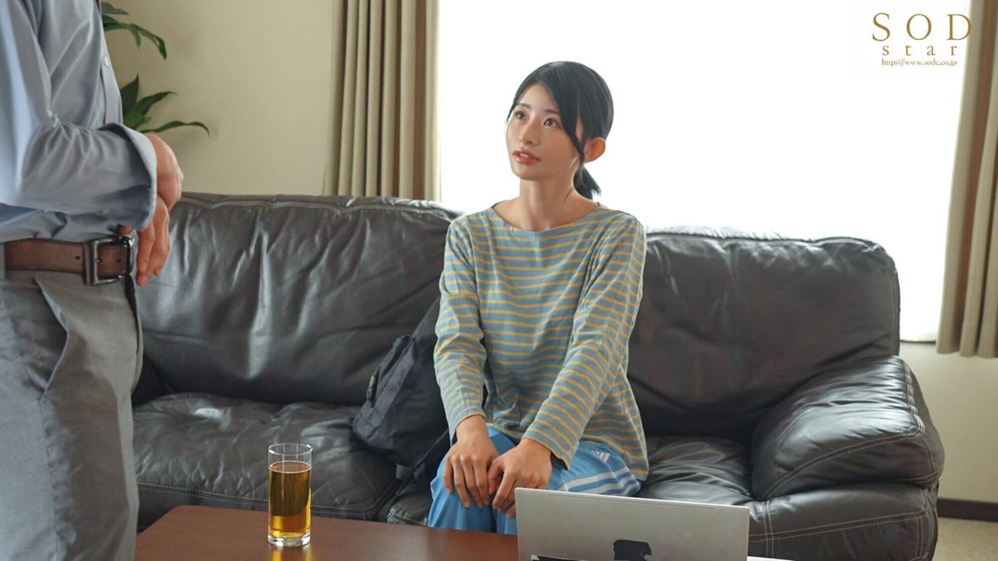 このメンズエステ、裏オプ目当てのスケベ社長しか来ません。施術講習で経営者に裏オプ強要され、その盗撮動画で脅され、スケベ社長らに肉体接待させられる舞台役者の卵 宮島めい 画像4