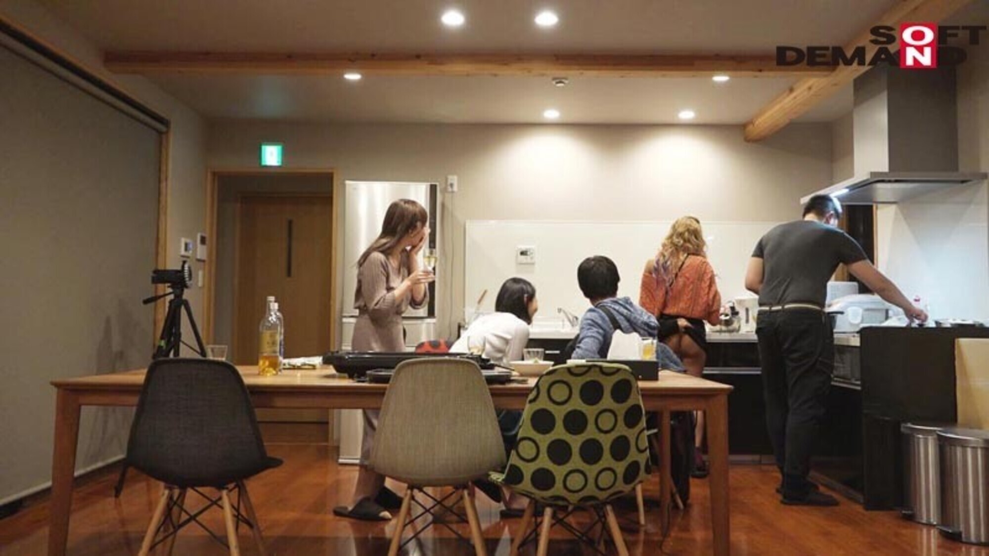 彼氏彼女がいてもAVに出ている性欲の強い男女が18時間一緒に過ごしたらどうなるのか?【セックス観察ドキュメンタリー】 画像4