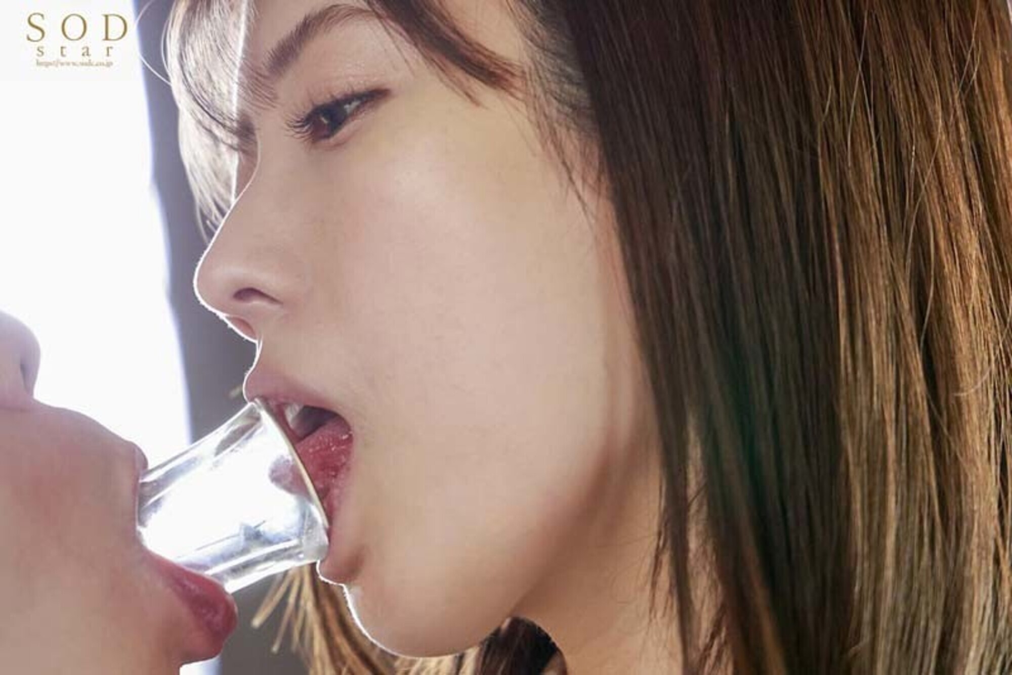 小湊よつ葉 不良生徒の俺を甘いキスで翻弄してくる家庭教師のよつ葉先生との接吻ラブストーリー 画像8