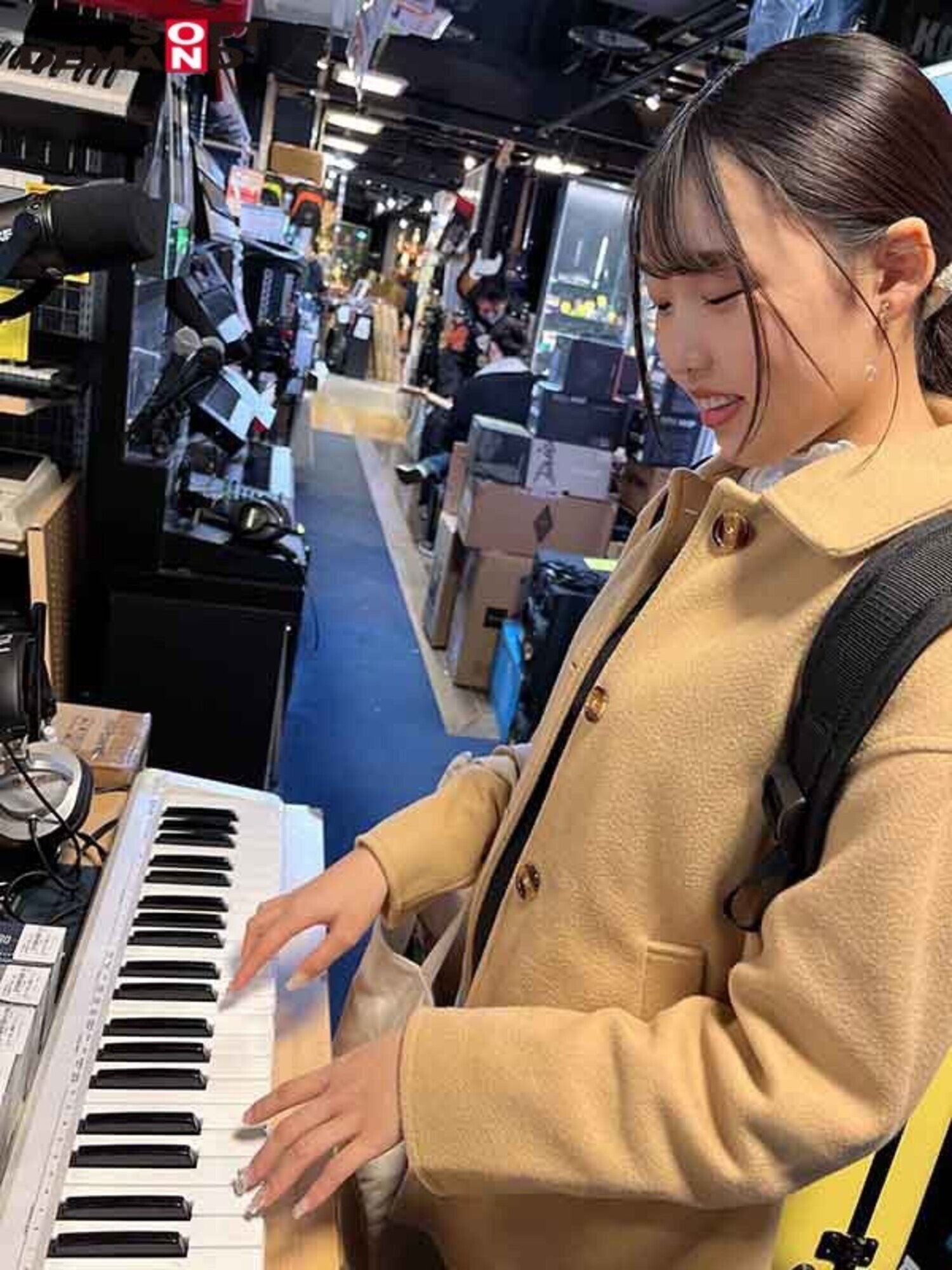 【初撮り】【中出し了承】経験人数1人。現役音大生あすかちゃん 19歳 責められ願望アリ!M気質なあすかちゃんに執拗なおもちゃ責めと生ハメ激ピスで初中出しGET 画像3