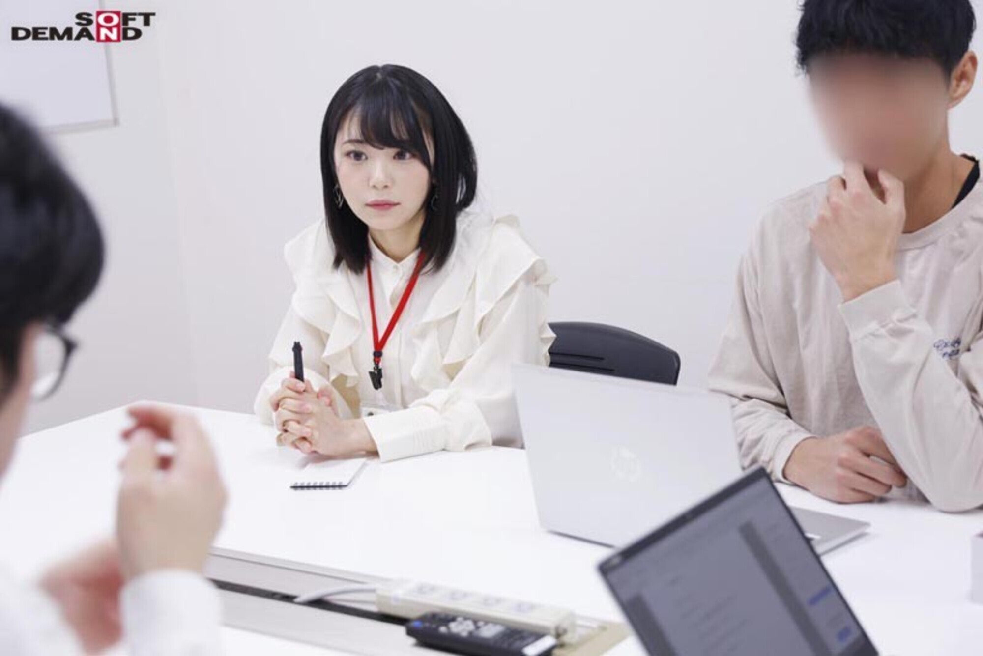 緊急発売!入社後すぐの研修期間中に隠れ巨乳と噂の低身長ロリフェイスの営業部 入社1年目 山下ちゃん(22)うぶすぎるプライベートSEX撮れました! マイペースでちょっぴり天然だけど、仕事になると人一倍責任感が強いしっかり者! 研修での仕事を通じて興味のなかったえっちへの関心も人一倍に?? 画像2