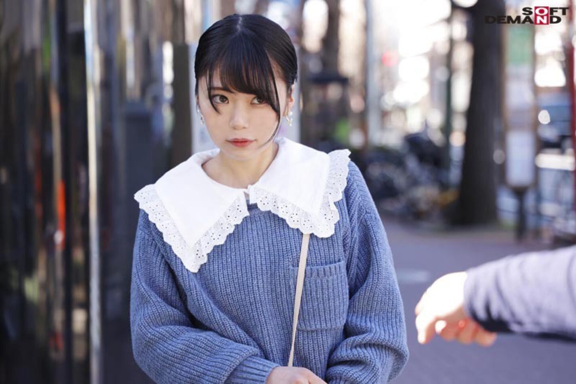 緊急発売!入社後すぐの研修期間中に隠れ巨乳と噂の低身長ロリフェイスの営業部 入社1年目 山下ちゃん(22)うぶすぎるプライベートSEX撮れました! マイペースでちょっぴり天然だけど、仕事になると人一倍責任感が強いしっかり者! 研修での仕事を通じて興味のなかったえっちへの関心も人一倍に?? 画像4