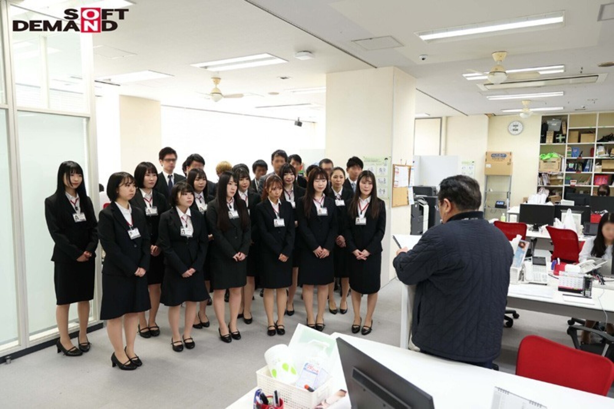 【大型バスで出発！車内でヌキヌキバスツアー開始！】SOD女子社員 ユーザー様大感謝祭 新入社員バスツアー2023！