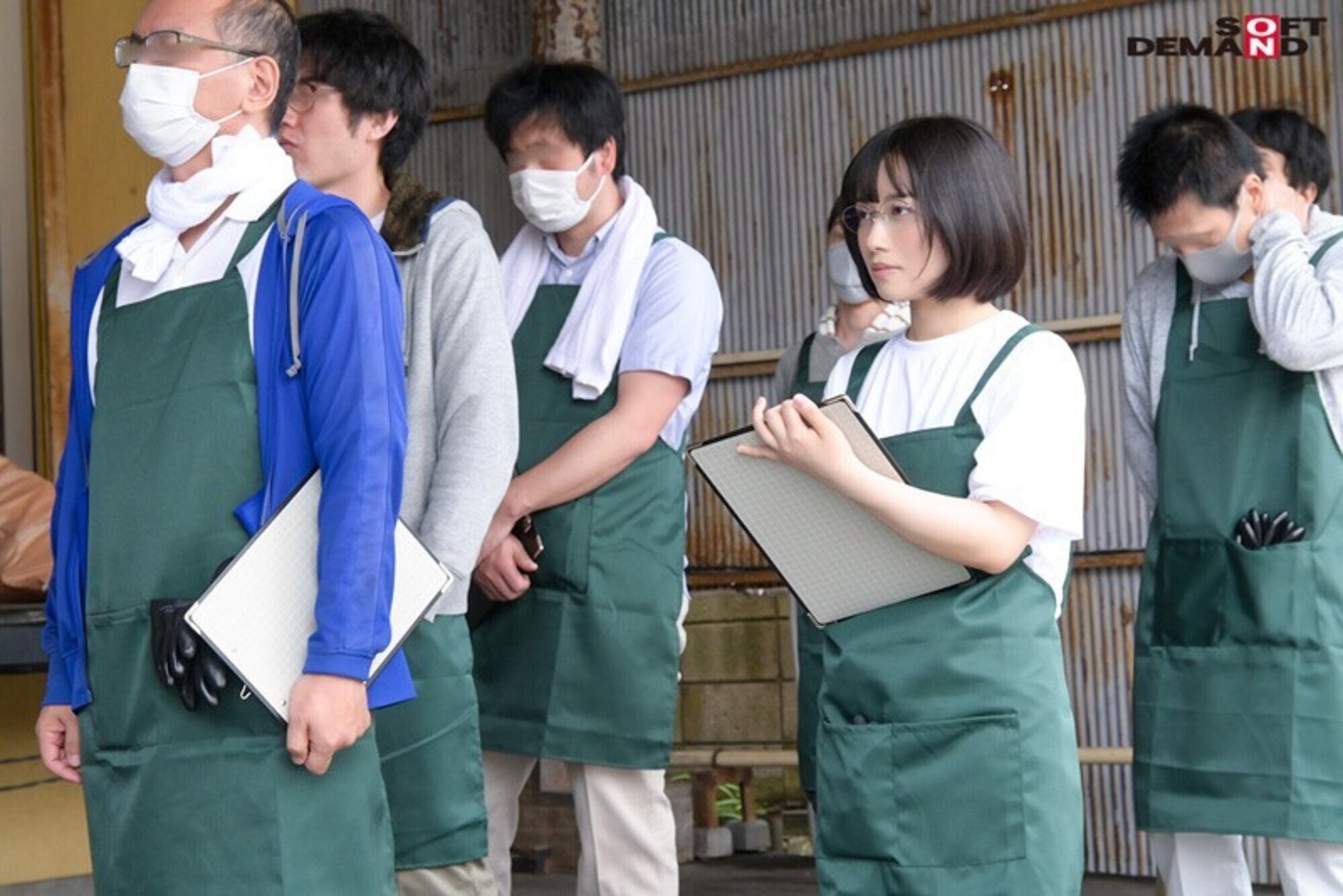 仕分け作業中にムラついたら、即ヌイてくれる倉庫バイトの女子大生。地味な見た目で下品にバキューム。しかも精飲OK。 つばさ22歳