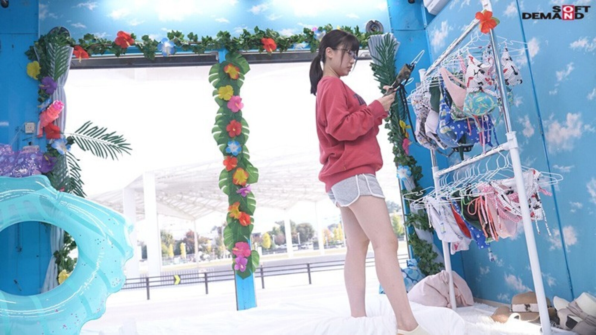 マジックミラー号 海無し県民に水着を着させて足つぼマッサージ!【ここみ編】 画像3