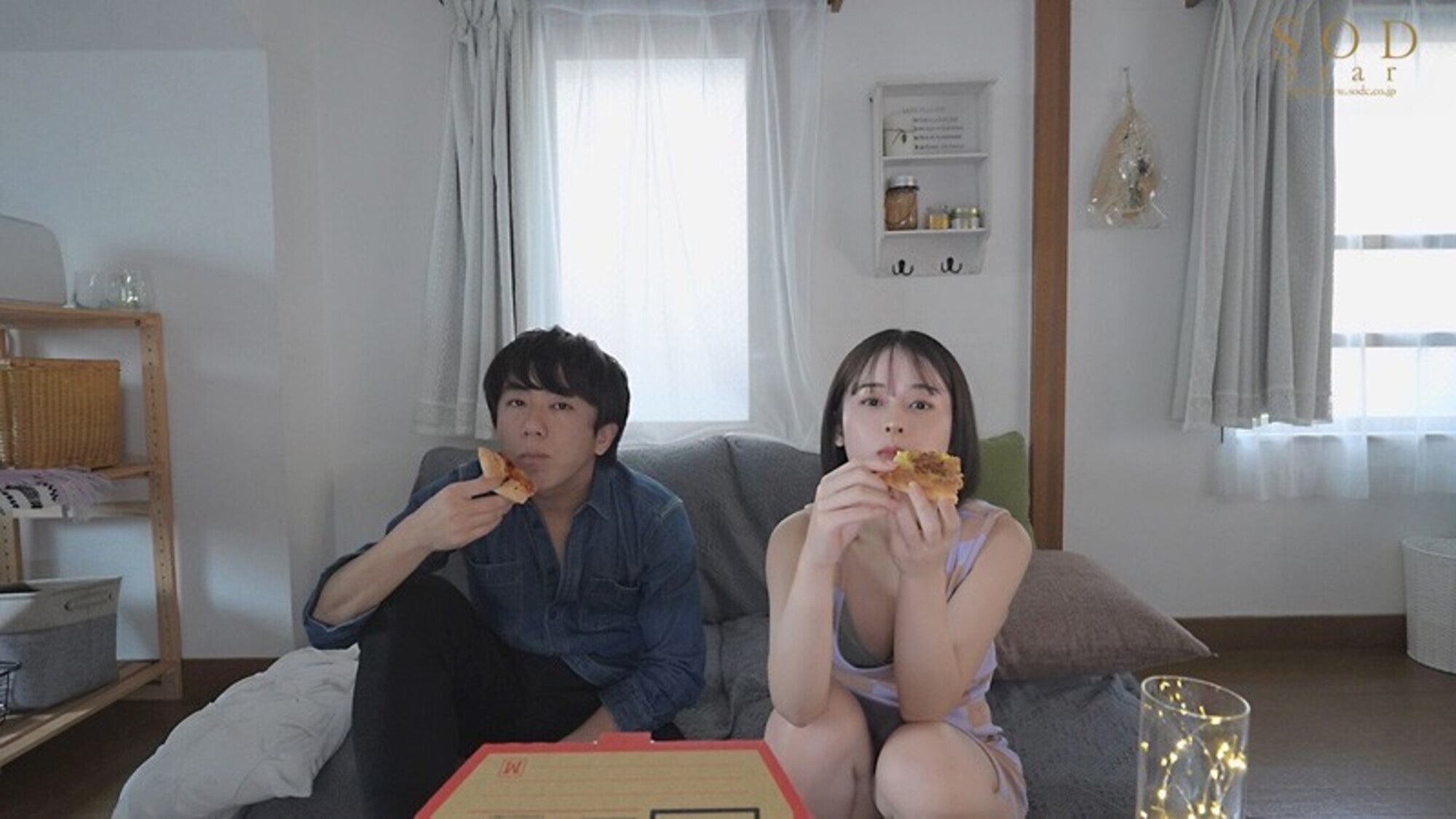 怠惰な週末のダラダラ気持ちいいやつ。ご飯食べて、セックスして、寝る。 MINAMO