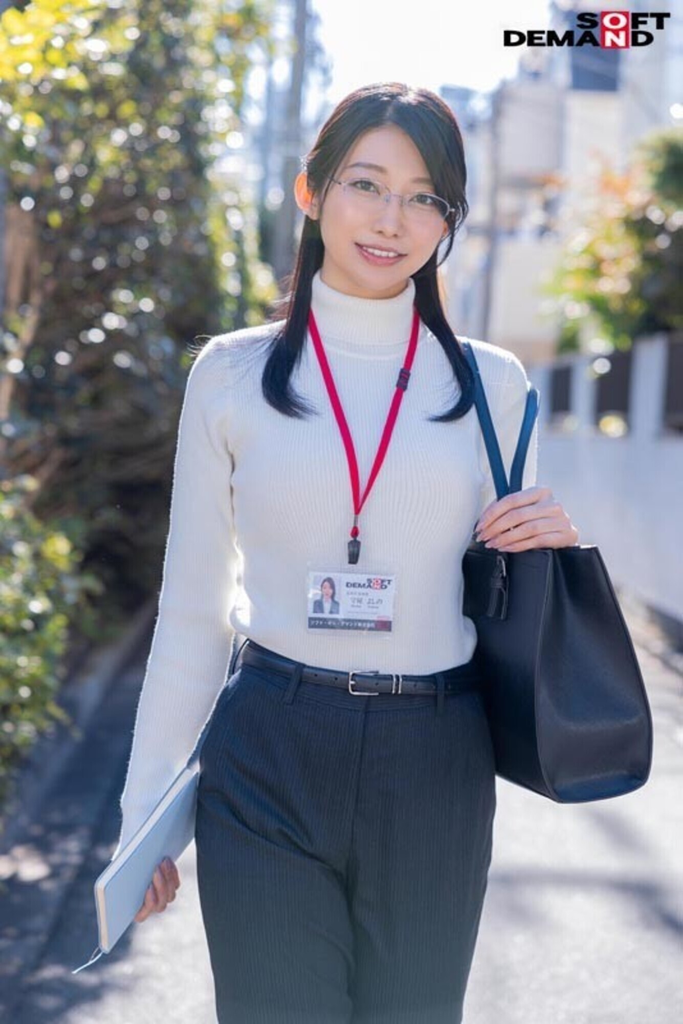 秘書 守屋よしの 初AV出演 画像2