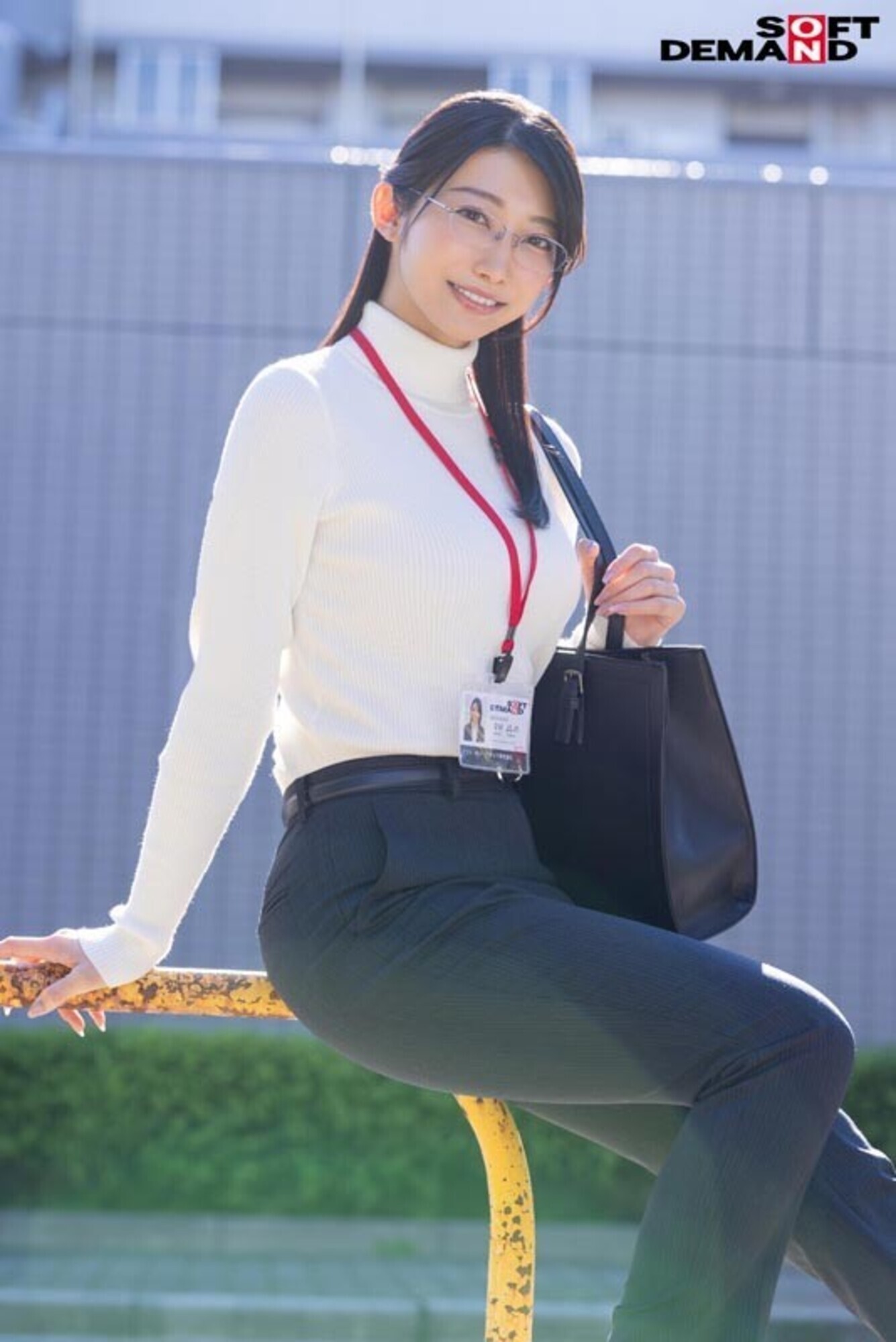 秘書 守屋よしの 初AV出演 画像3