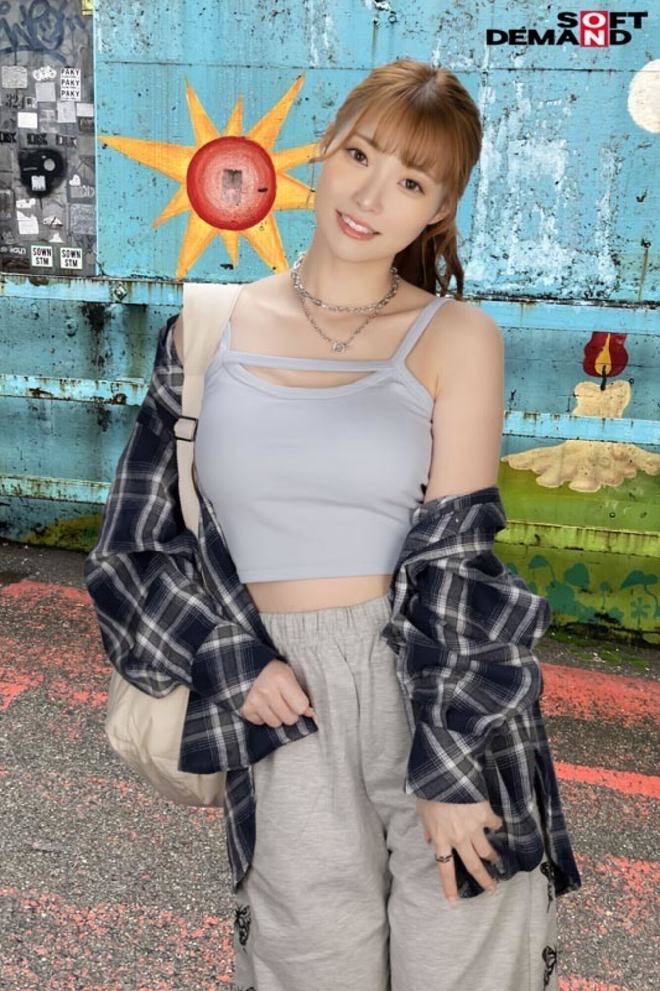 逆転マジックミラー号パート11 お洒落女子に「写真を撮らせてもらえませんか?」と声をかけ承認欲求を満たしたい素人娘をマジックミラー号に連れ込んでマジックミラーを逆転させてデッサン会場で生SEXを大公開するハメに! 画像14