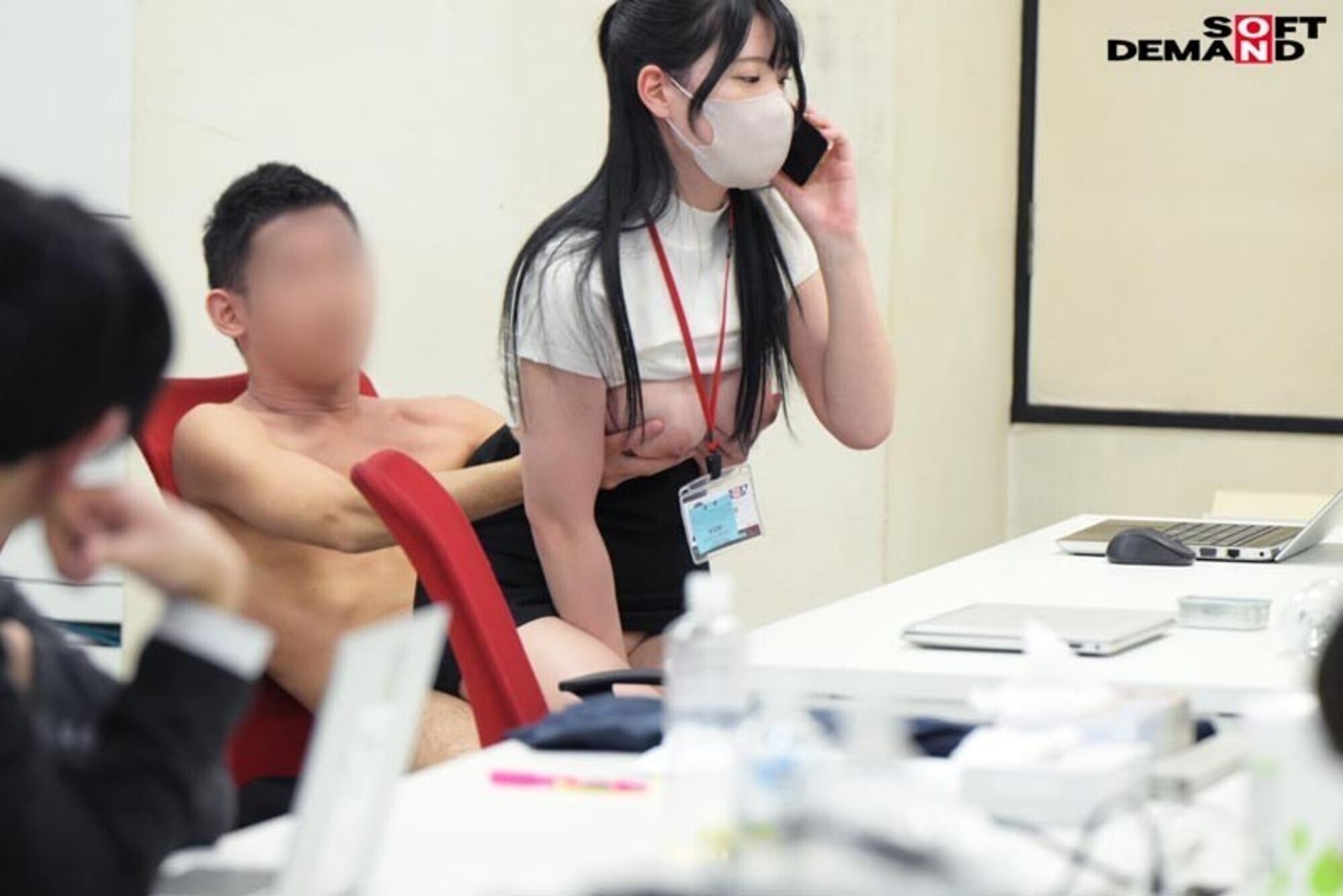 平日オフィスに1人だけ全裸の男子社員が居たら･･･チ○ポが気になって仕事になりません！！！！《タオル一枚男湯入ってみませんか？》の恥ずかし過ぎるミッションに協力していたSOD女子社員6名報告 画像4