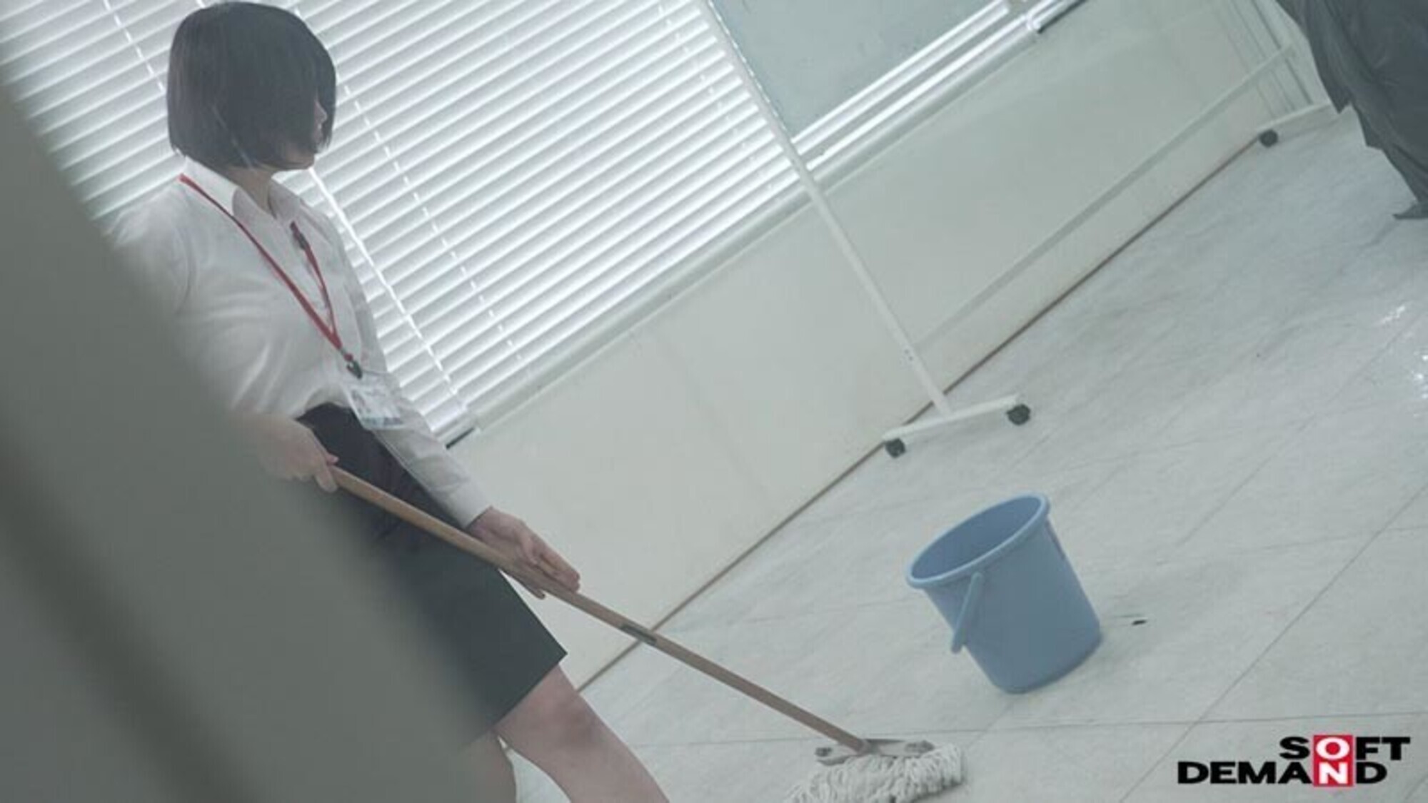 『浣腸噴射15,000mlしたらどうなるのか?』SOD女子社員が真面目に始めは苦しい腸汁ダクダクアナルセックス&AtoM実践研究した結果 浣腸した以上の超放出で休日SOD本社は腸汁まみれに・・・!SOD性科学ラボ REPORT22 8枚目