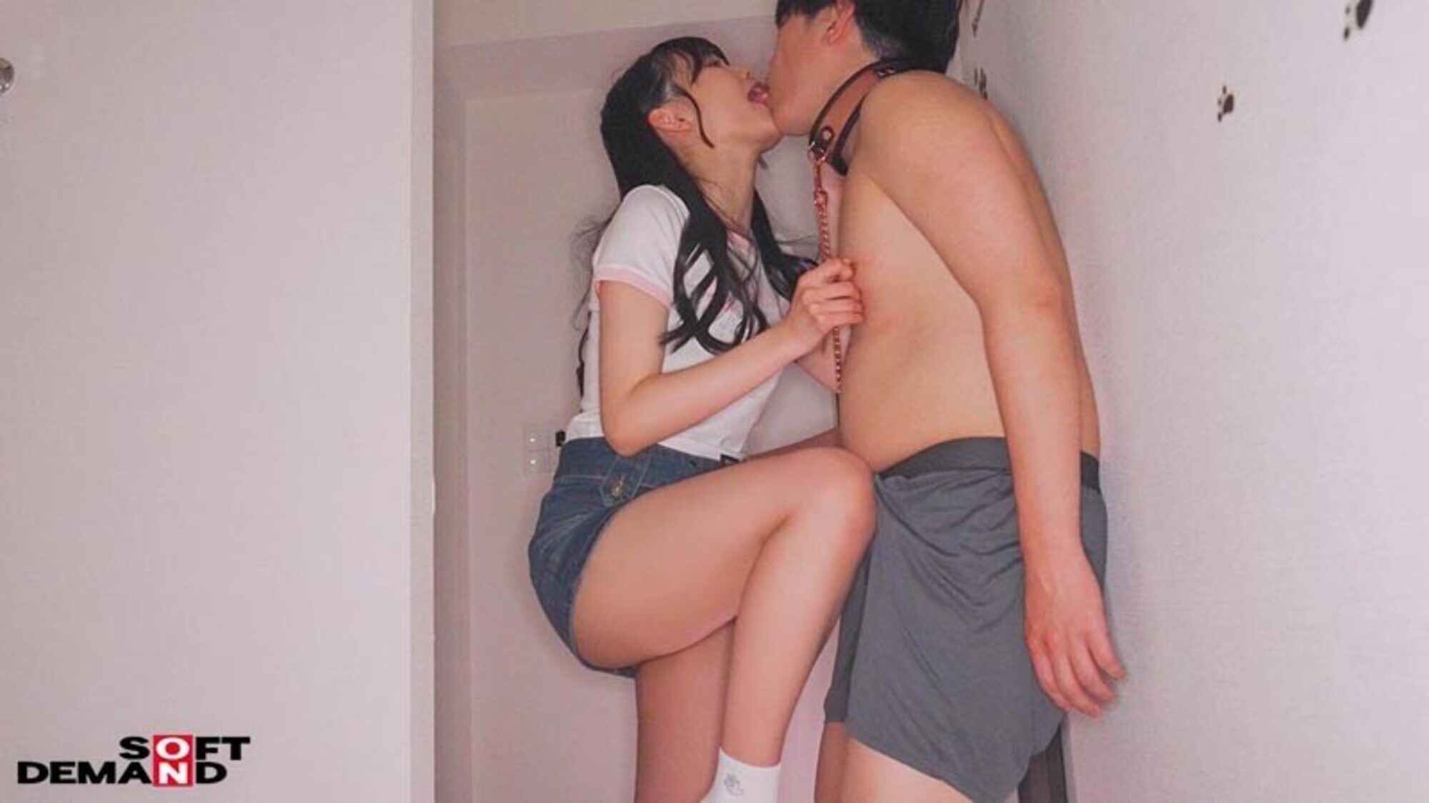 【ご報告】ただのOLで大変恐縮ですが、清楚系ビッチへ転身いたしました！育ちが良いOLがドM男性をイジメてマxコを濡らした記録。宣伝部 松永あかり 画像15