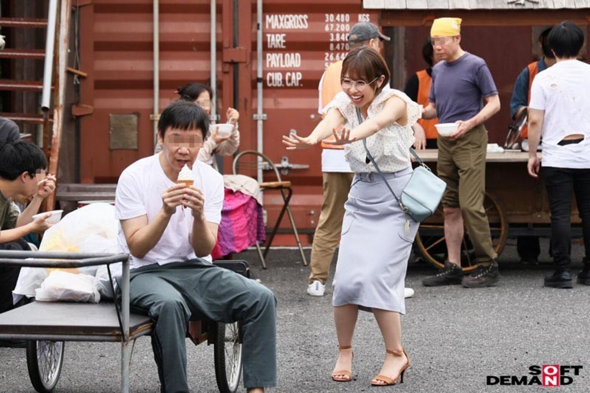 時間を止められる女は実在した! 真面目すぎる地味OLはくっさいチxポが大好きだった!特殊性癖ザーメン搾取後、おしっこマーキング!編 4枚目