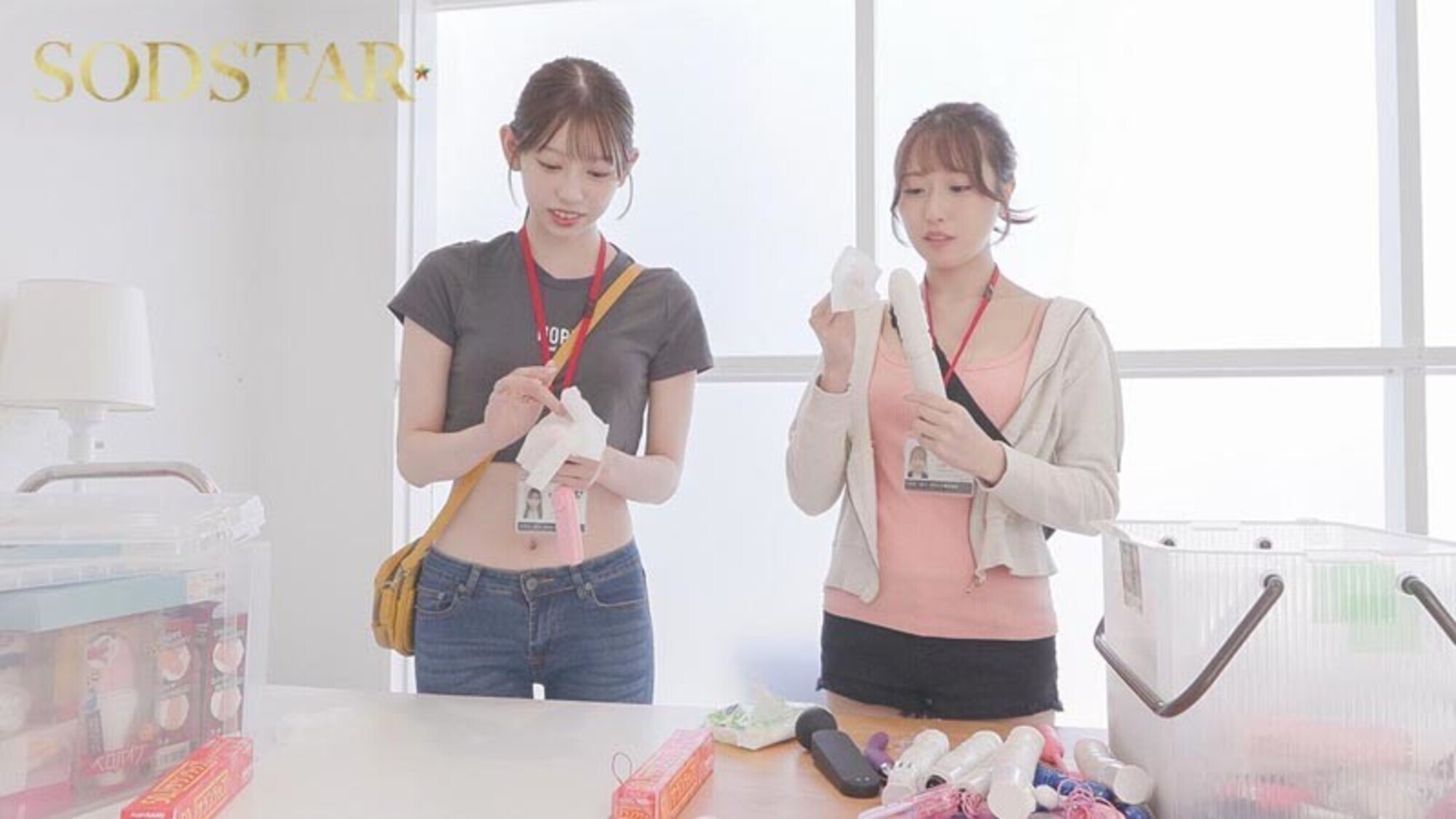 同期のSODSTAR新人天神羽衣と一宮るいが1日SOD女子社員 AV撮影の準備や企画会議など業務体験中にデカチンを即ハメされまくり!人生最大の羞恥に赤面しっぱなし! 6枚目