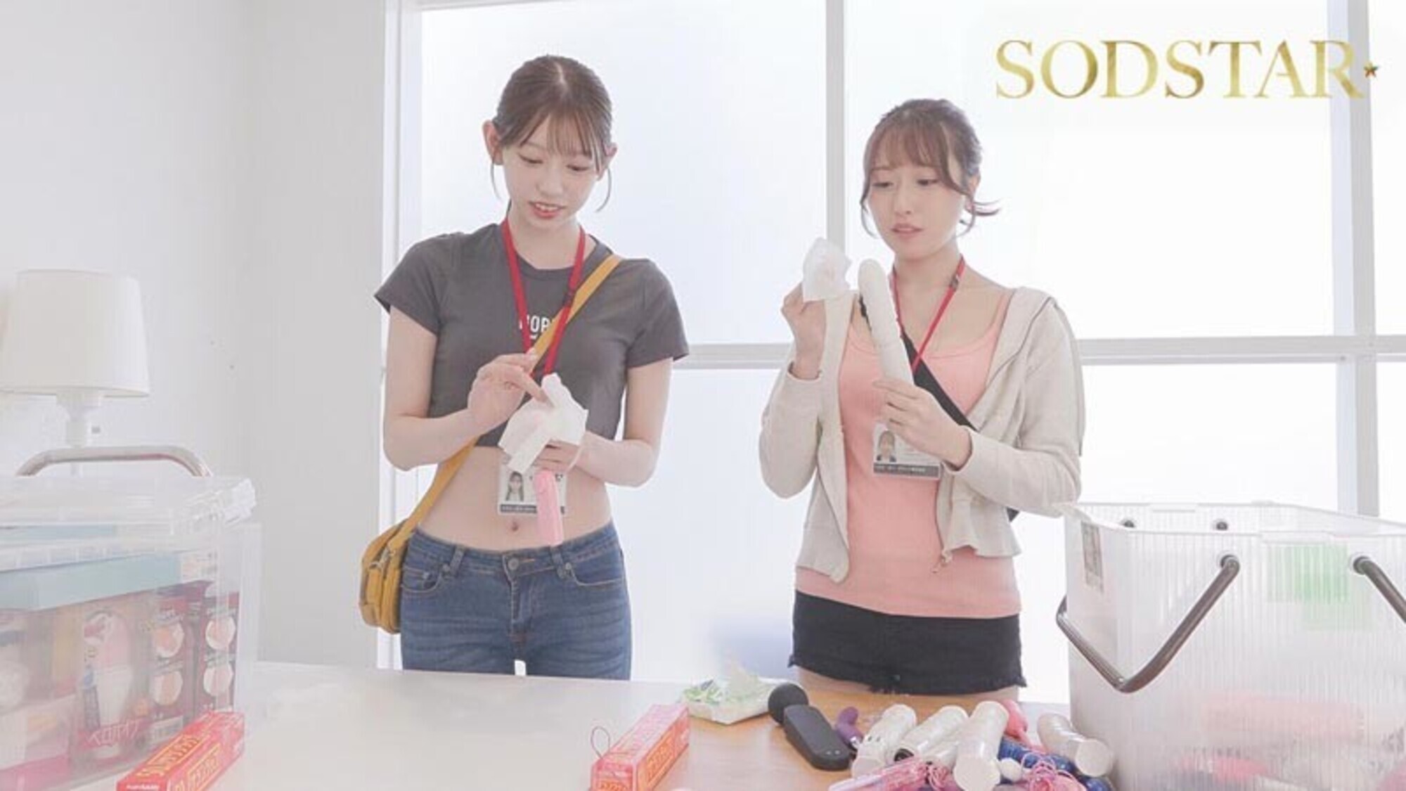 【特典版】同期のSODSTAR新人天神羽衣と一宮るいが1日SOD女子社員 AV撮影の準備や企画会議など業務体験中にデカチンを即ハメされまくり!人生最大の羞恥に赤面しっぱなし! 6枚目