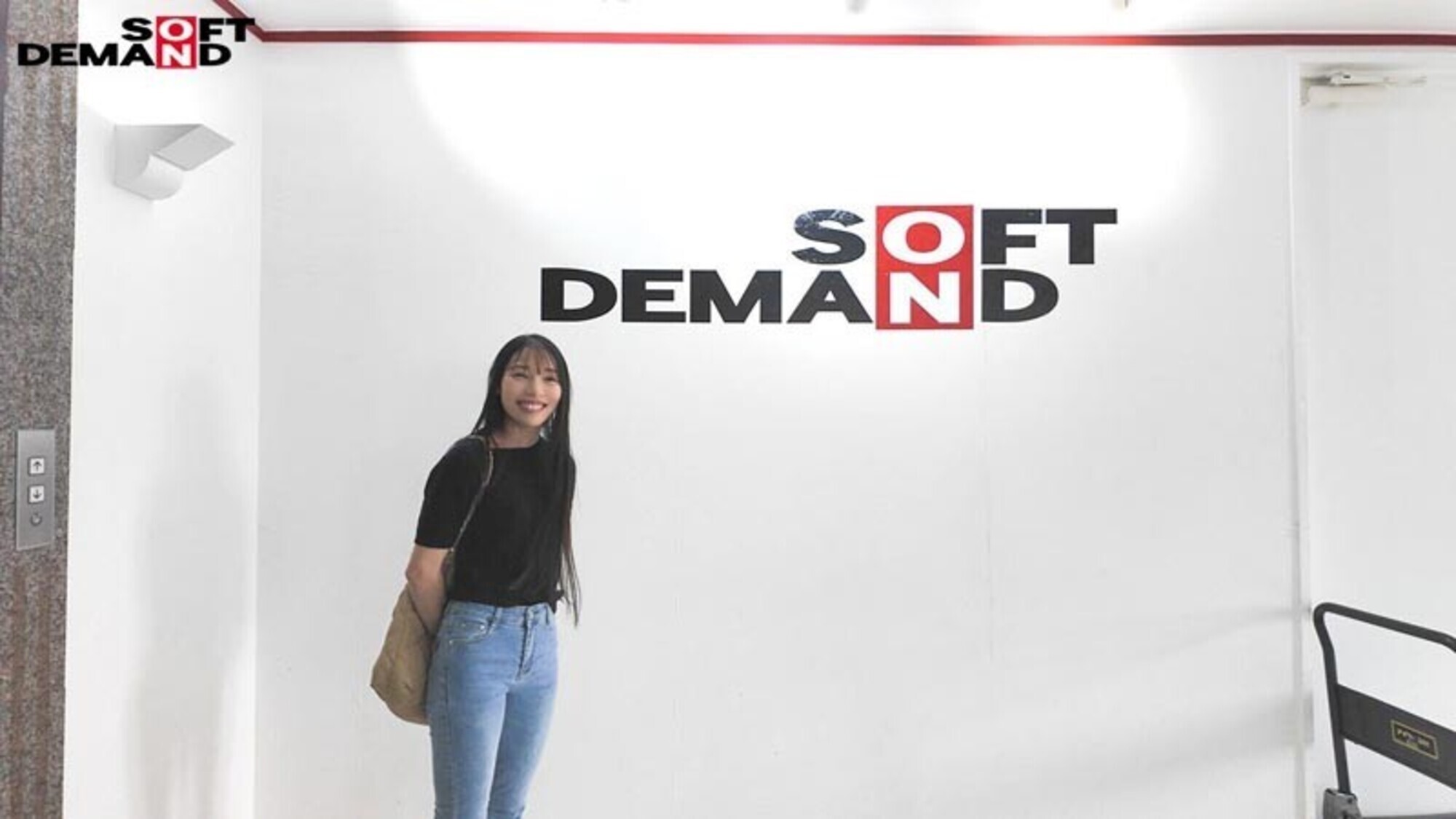 玉井晴香 34歳 息子が中学生になる前、最後の撮影 「楽しかった、も嘘じゃない。私の大事な思い出」敏感なカラダを震わせて無邪気な笑顔で受け止める 大量ザーメン21発ぶっかけ 画像4