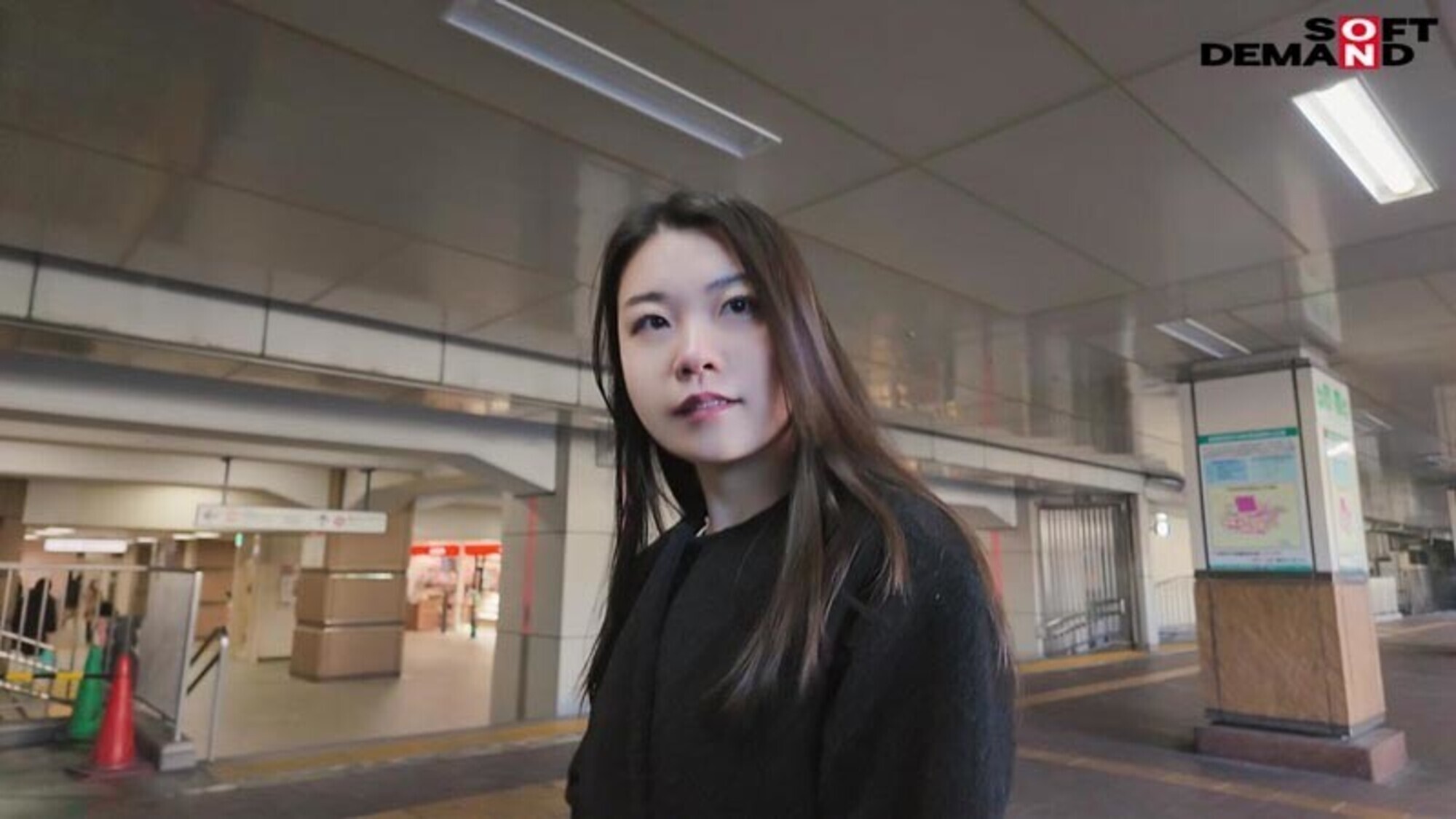 舐め回したくなる教員のカラダ 熊本県立高校の人妻英語教員 一度だけの不倫体験 桃瀬理央 31歳 4枚目