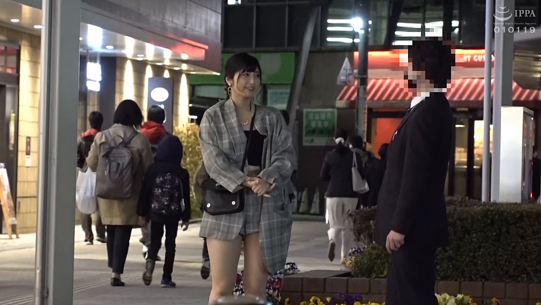 JD中出しもこ。潮吹き膣デトックスで人生初大絶頂エステ体験！撮って出しマジックミラー号 画像1