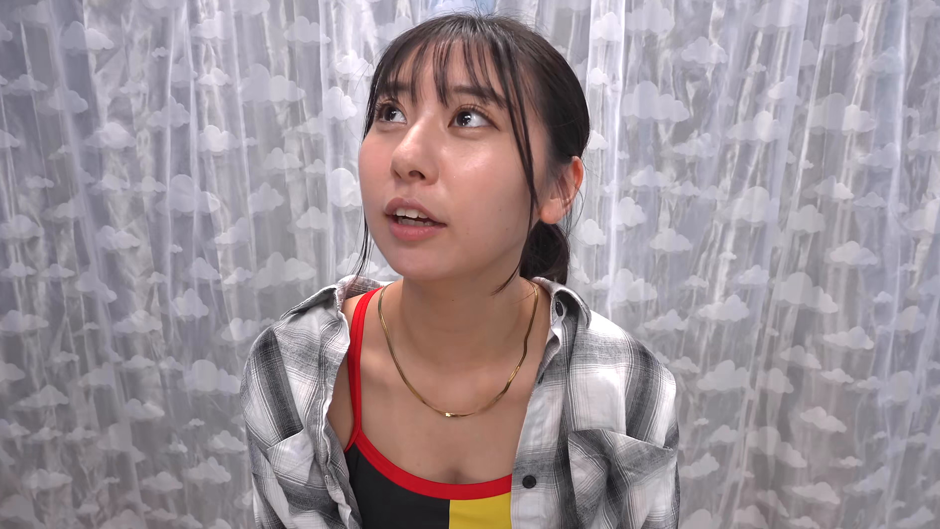 ビ〇トコインで一発当てたチビの俺が目前の海で高身長ビーチバレー娘をナンパ! 素肌と水着の隙間にチン★コキお願い! 最後は、低身長コンプレックス解消のナマ中出し!!マジックミラー号撮って出し!~はるひ選手編~ 画像1