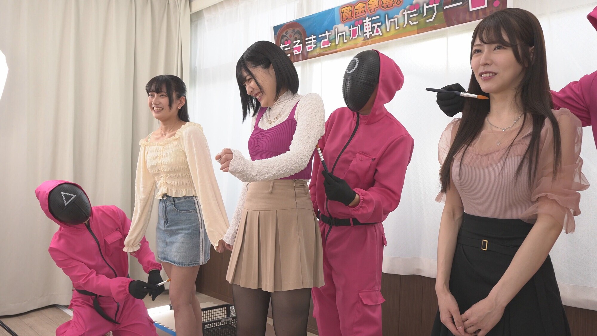 素人バラエティ イカせ！だるまさんが転んだGAME クリ狙いの執拗な電マ攻撃で動いたらアウト！ 即ハメ中出し罰ゲーム！～あいちゃんVSゆきちゃんVSかほちゃん編～ 画像2