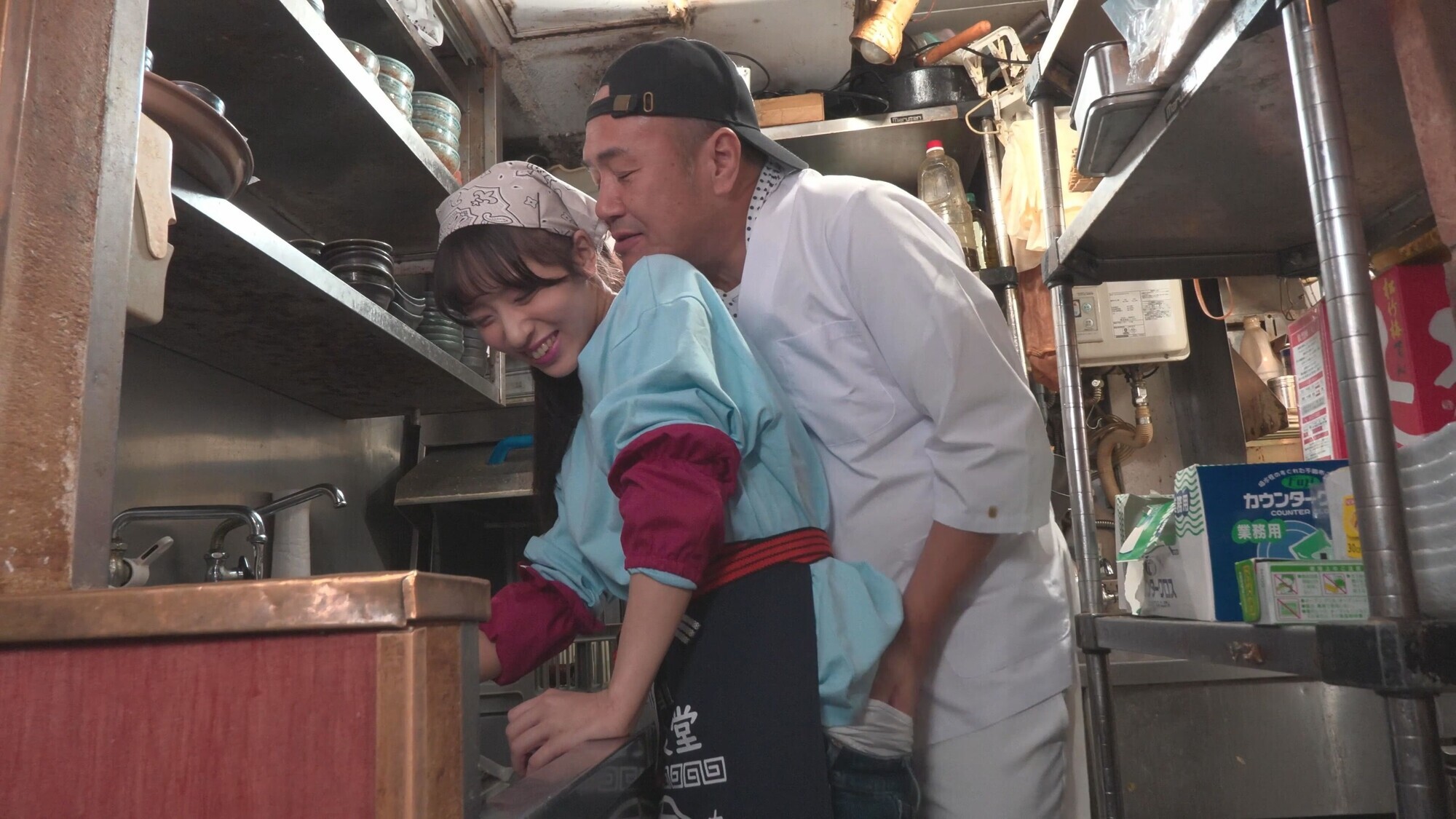 爆盛りギャル中華美人姉妹が腕を振るう行列がすごい街中華の日常とSEX!~妹編~ 2枚目