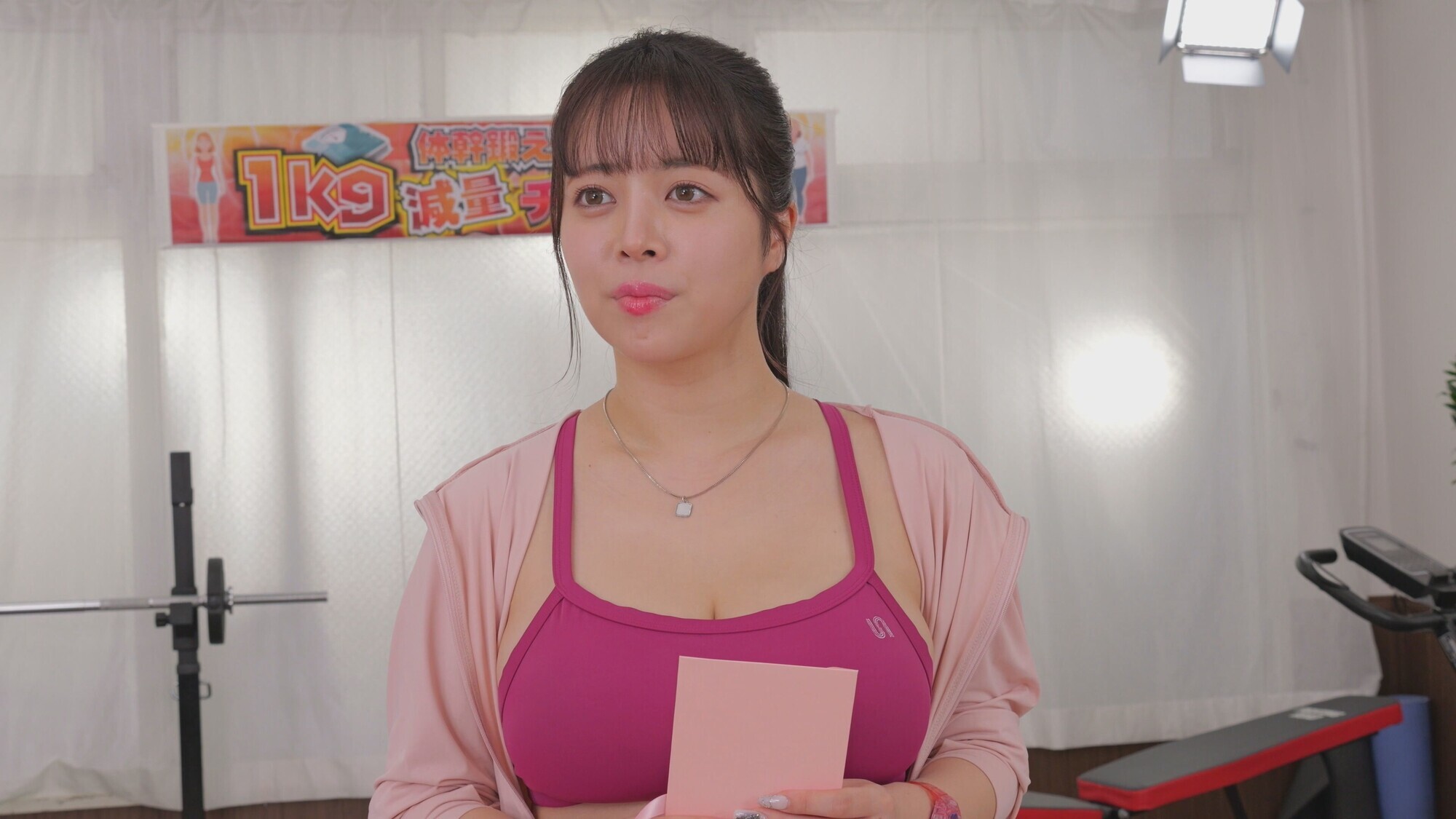 素人バラエティ ムリです!ムリムリッ ムチムチ素人妻狙い撃ち!モリマンくっきり透けピタスパッツのマンスジでデカチン素股射精チャレンジ!生膣中出し5秒前の欲求不満ダイエットジョガー界隈!~あおいさん編~ 1枚目