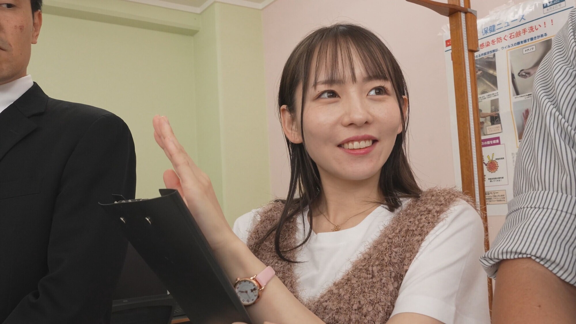 羞恥！新任女教員が学習教材にされる男子校の性教育 生徒の目の前で無遠慮な指が膣に挿入される！プライドは崩壊するが、子宮の奥から愛液があふれ出る～西元めいさ編～