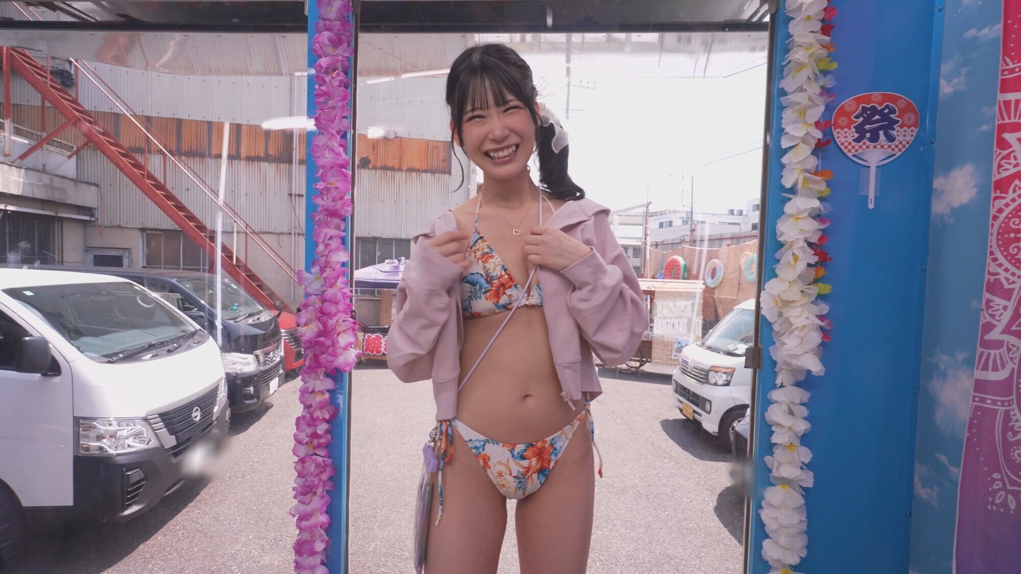 プリ尻ビキニギャルが汗だくアナルを嗅がれ舐められ大赤面！肛門クンニの虜になって尻穴＊ひくひく生ハメ中出しSEXしちゃった発情サマービッチちゃん 撮って出し！マジックミラー号～ひまり編～