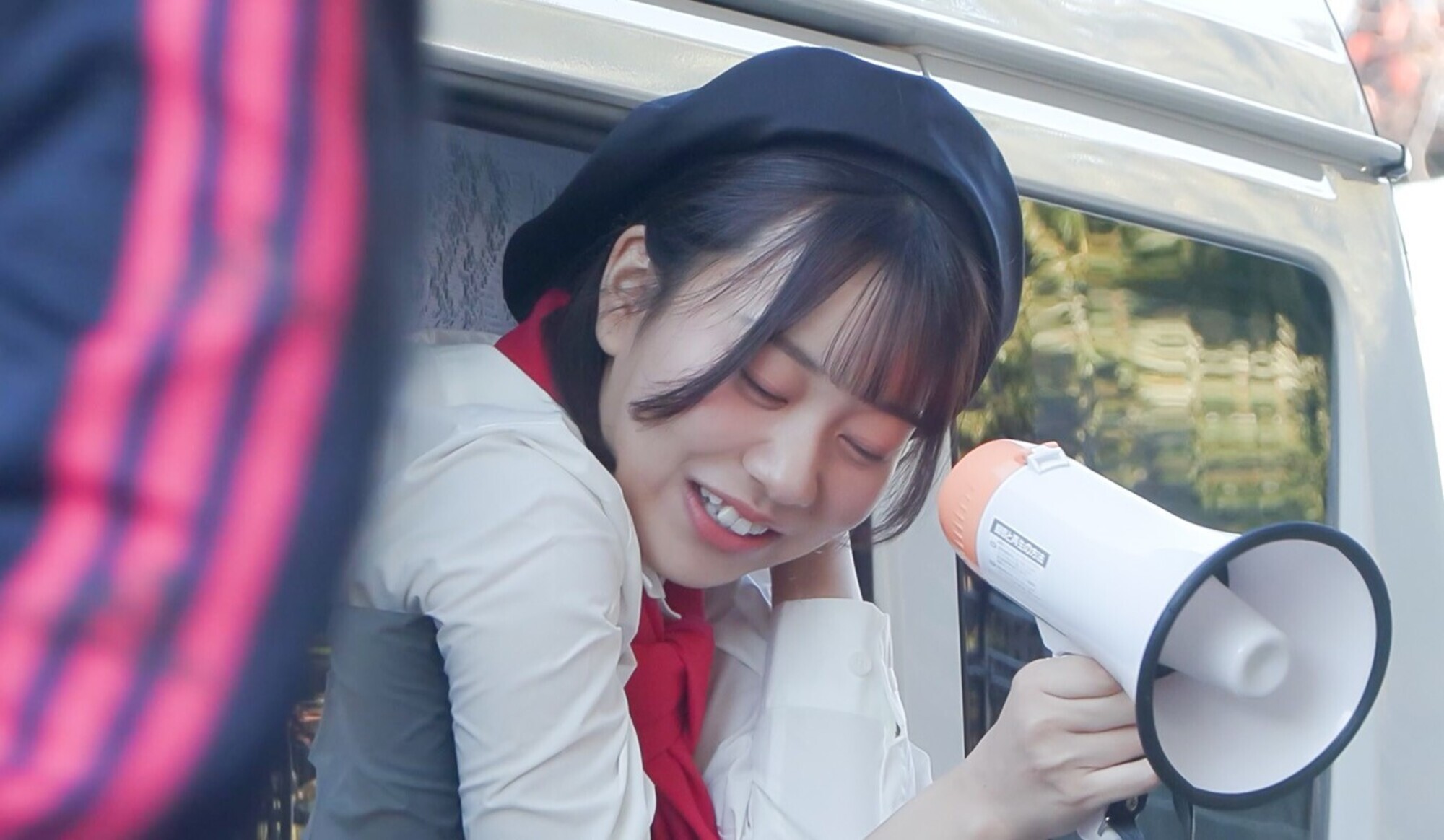 人気 AV 女優が挑戦!イカサレ屋台の中で 潮吹きながらホットドッグ売ってください! 赤名いと 画像7