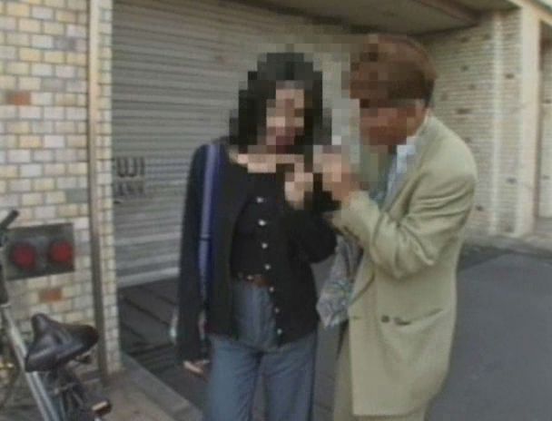 追跡FUCK!!人妻ナンパ49 新玉川沿線土下座 世田谷編 画像4