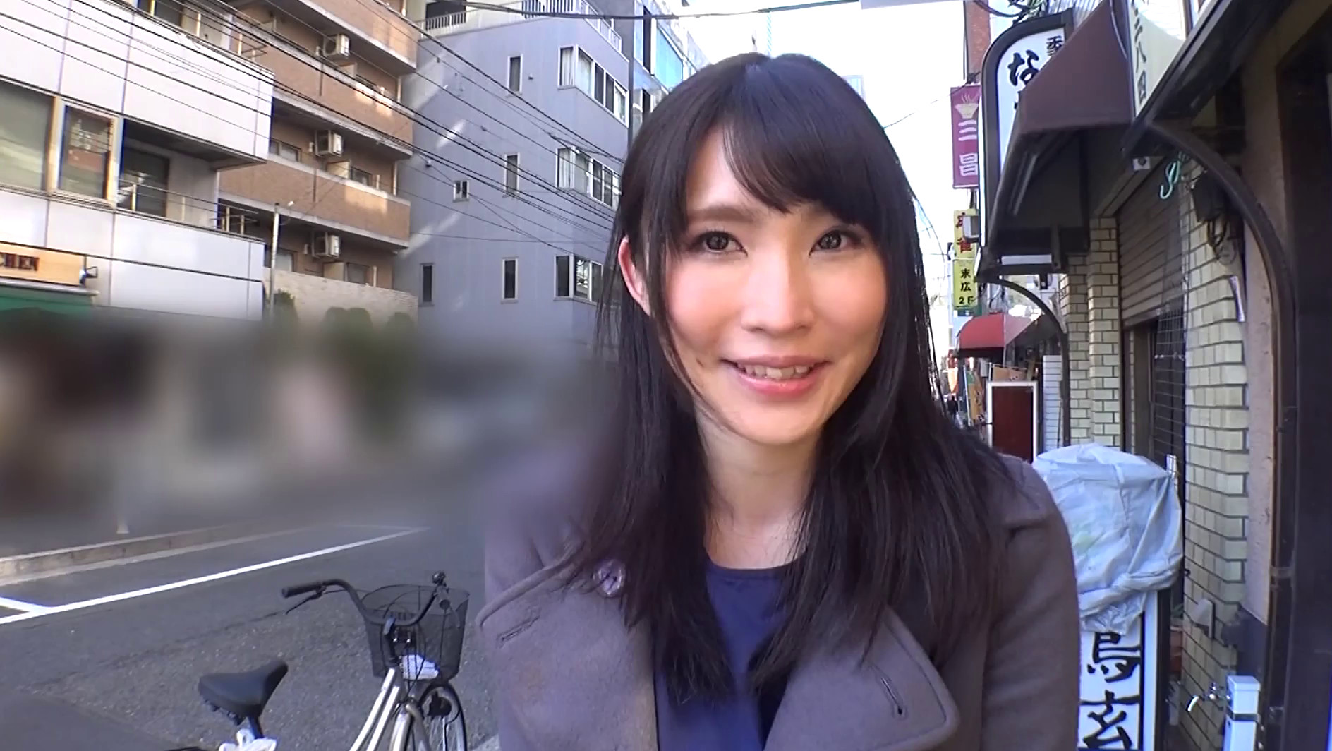 清楚に見えるけど実はドスケベなOLさん 画像1