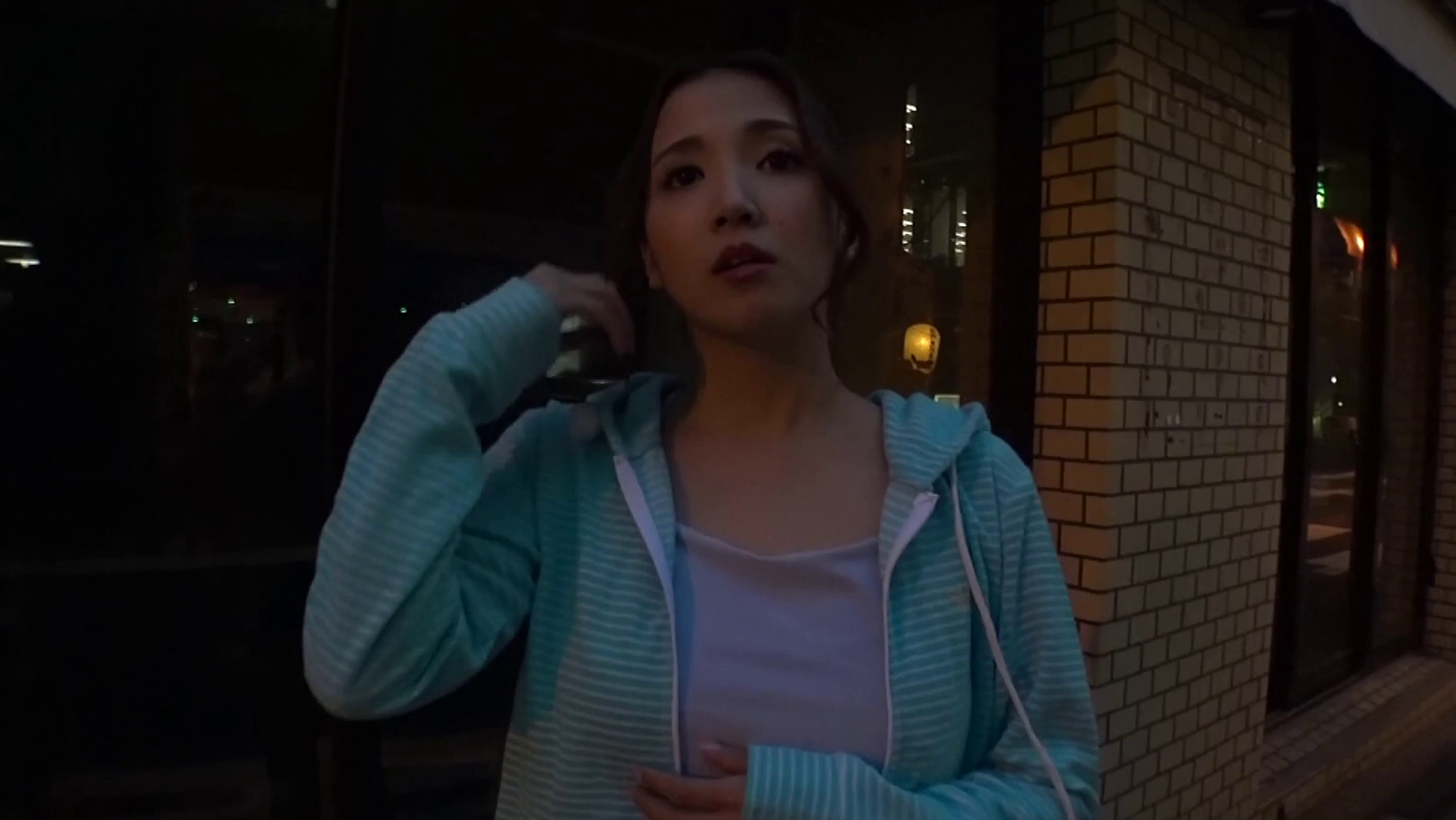 仕事帰りにランニングする美人OLさんに興奮し過ぎて中出ししちゃいましたw 画像1