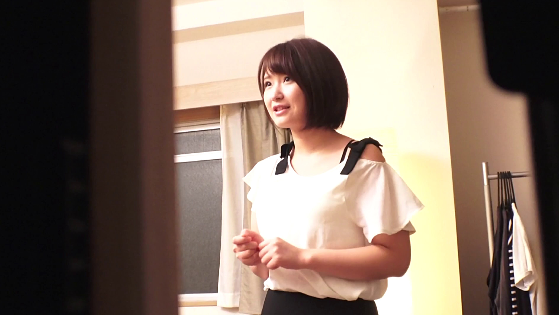 ハンドマッサ嬢を呼んでヤルまでをクローゼットから盗撮!?ドスケベ女と中出しまで完璧にこなせちゃいました! 画像2
