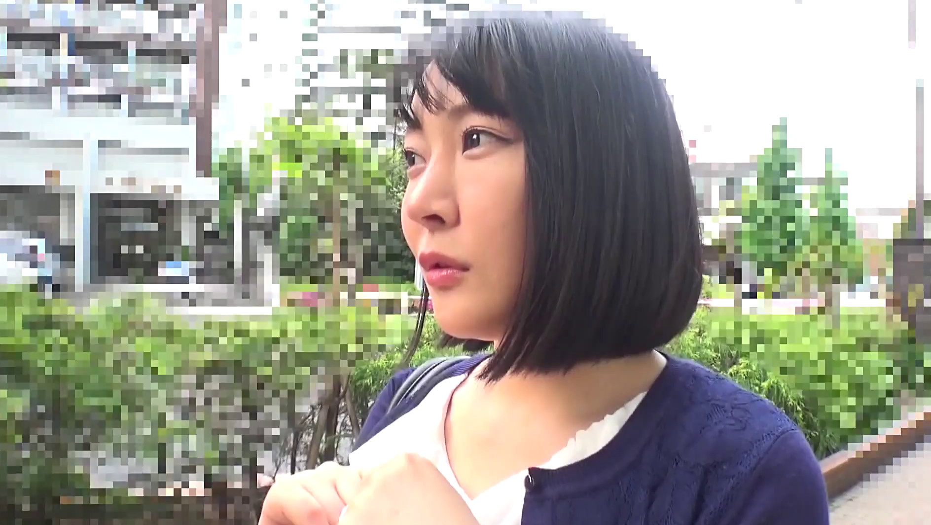 ナンパしたら欲求不満を爆発させて中出しまで許してくれたIカップ巨乳パイパン人妻! 画像1