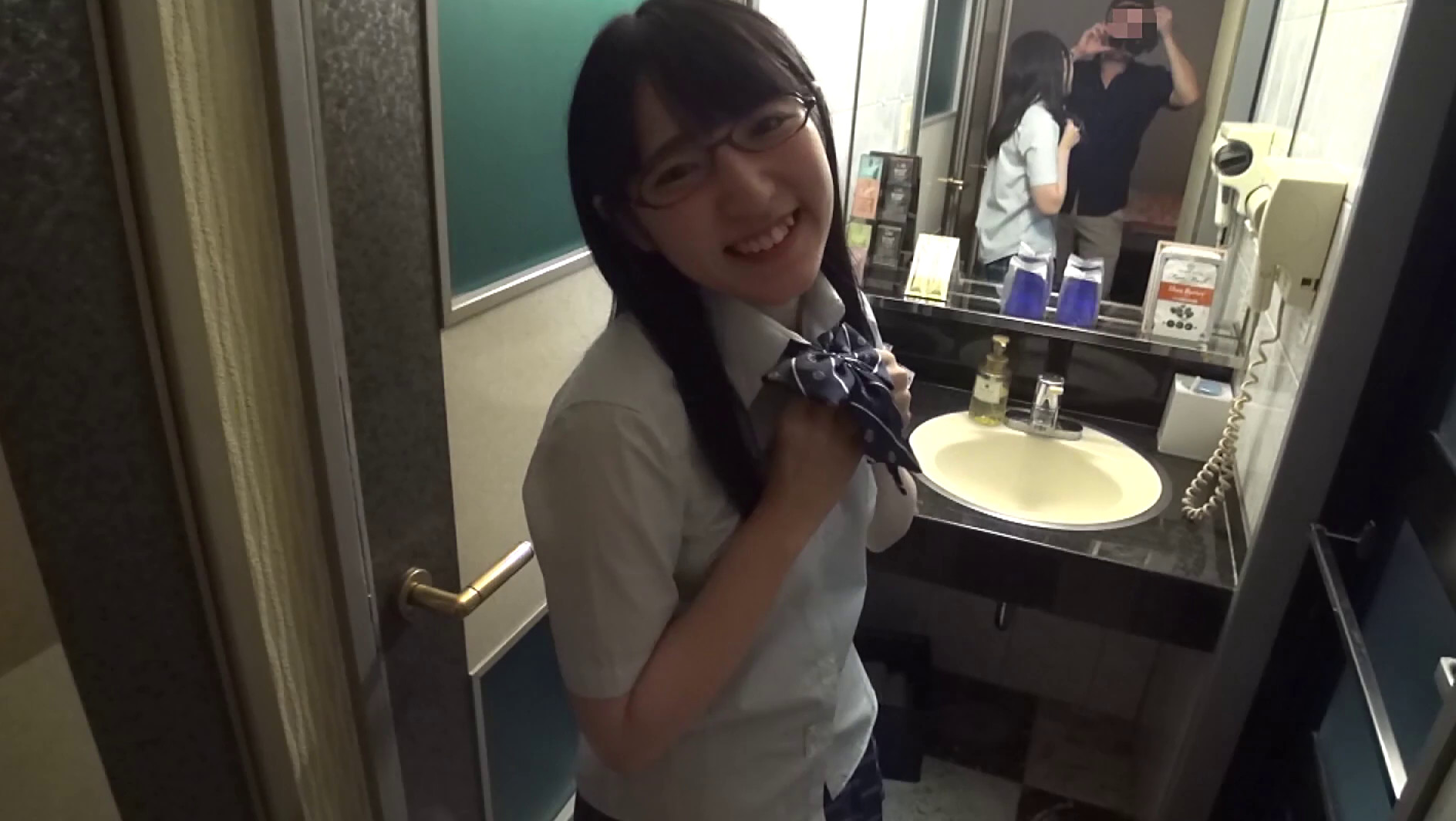 ま●ゆ似の優等生は超興奮して中出ししても笑顔で許してくれる天使だった！ 画像1