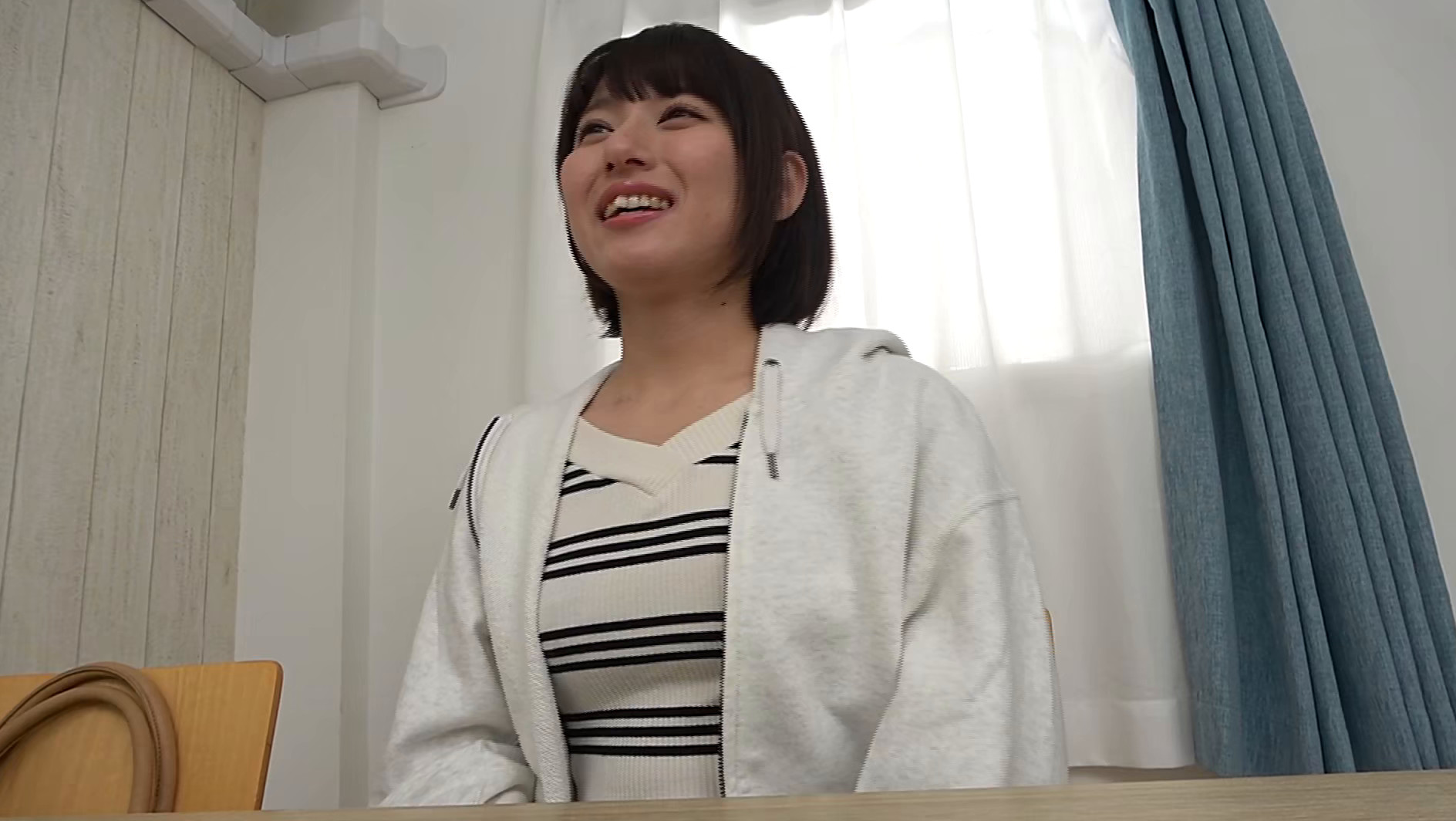 【エロ動画】北海道からAV女優になるために上京！？面接と言いつつ生ハメ生中！意外とエロかったw イメージ1