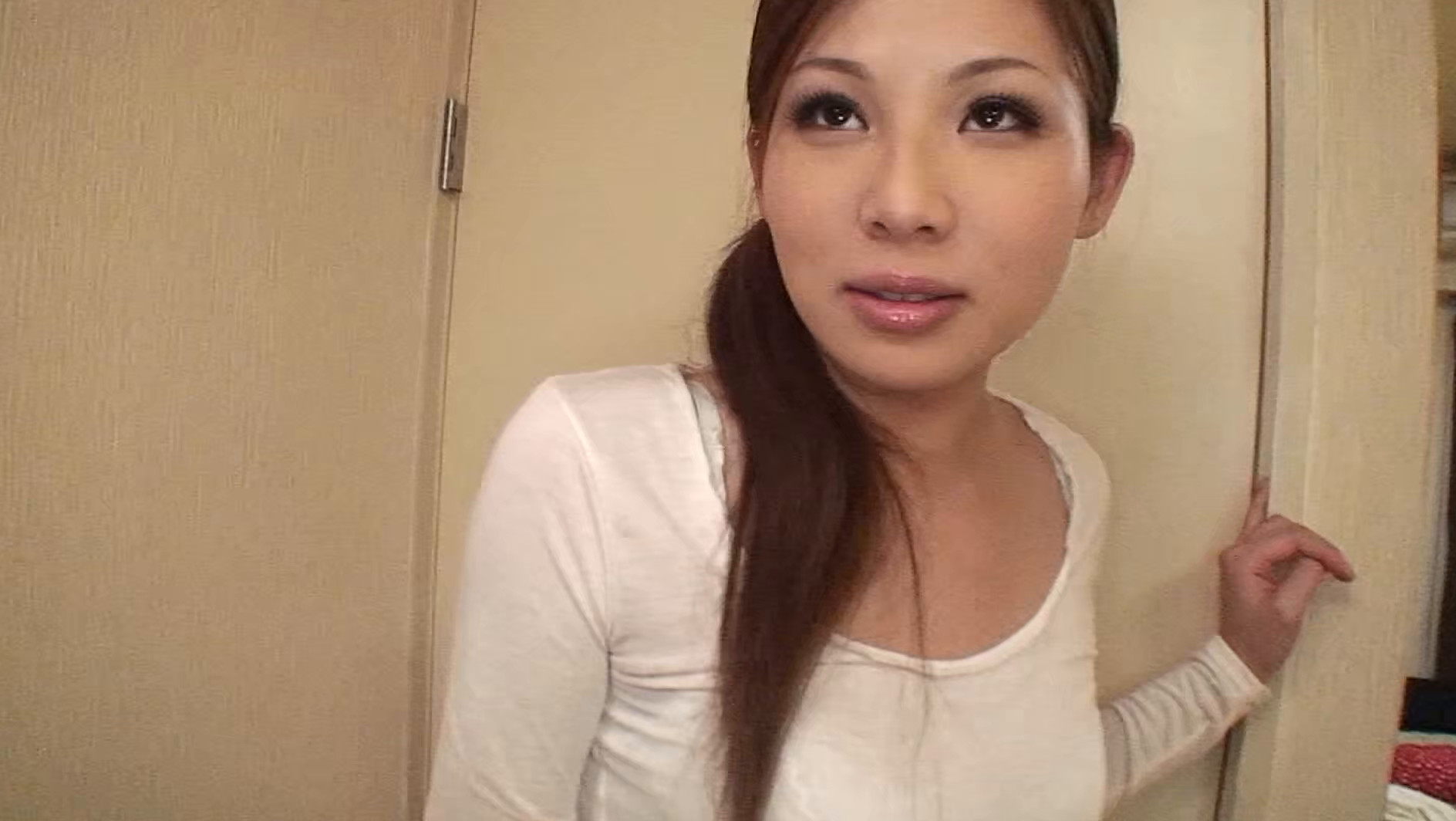 OLに嘘をついて連れ込み 断れない状況でAV撮影 画像21