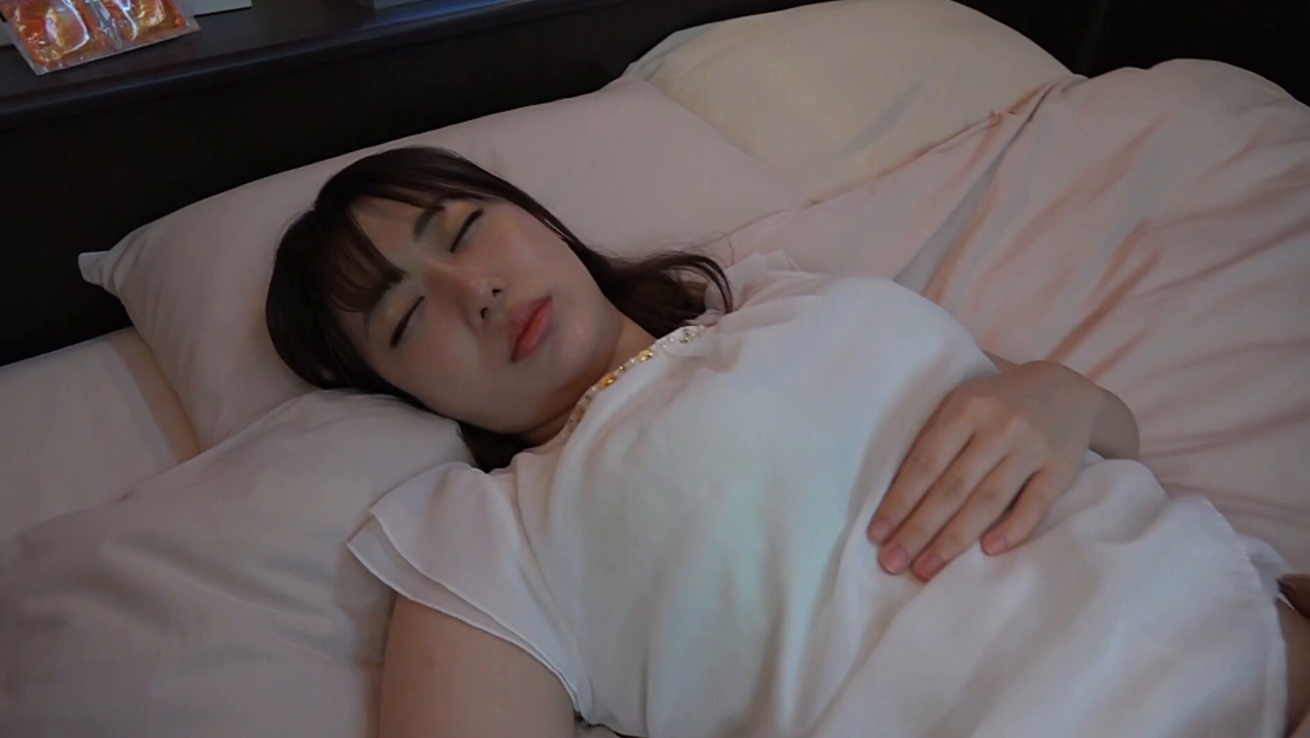 酔った勢いで彼氏を裏切り、生で楽しむ尻デカ女 画像3