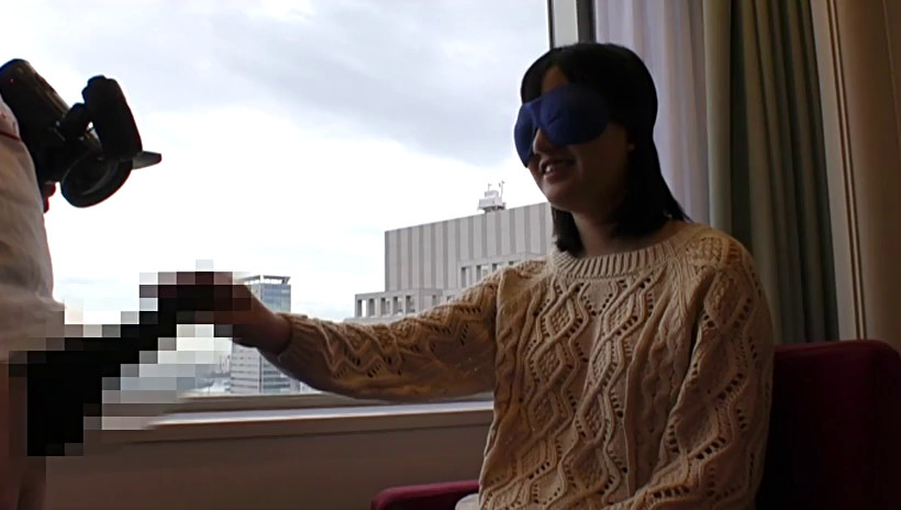 映画出演ありの元女優に編集長のオナニーを見せつけたら あずさ