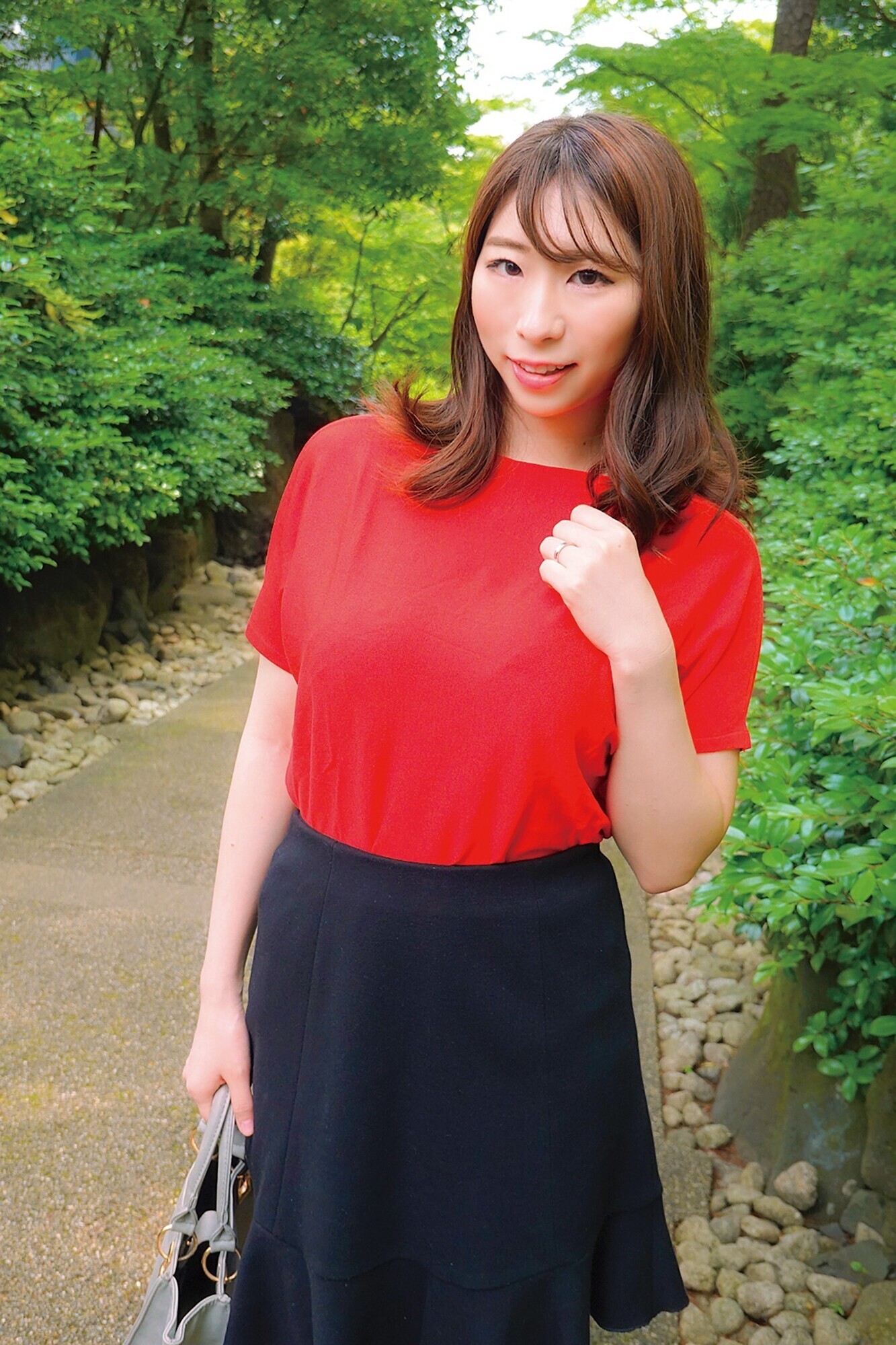 「本当に初めてが私で良いんですか？」母性溢れる美人な人妻限定！童貞君を優しくエッチに筆下ろし！たっぷり10名5時間大放出メモリアルベスト！